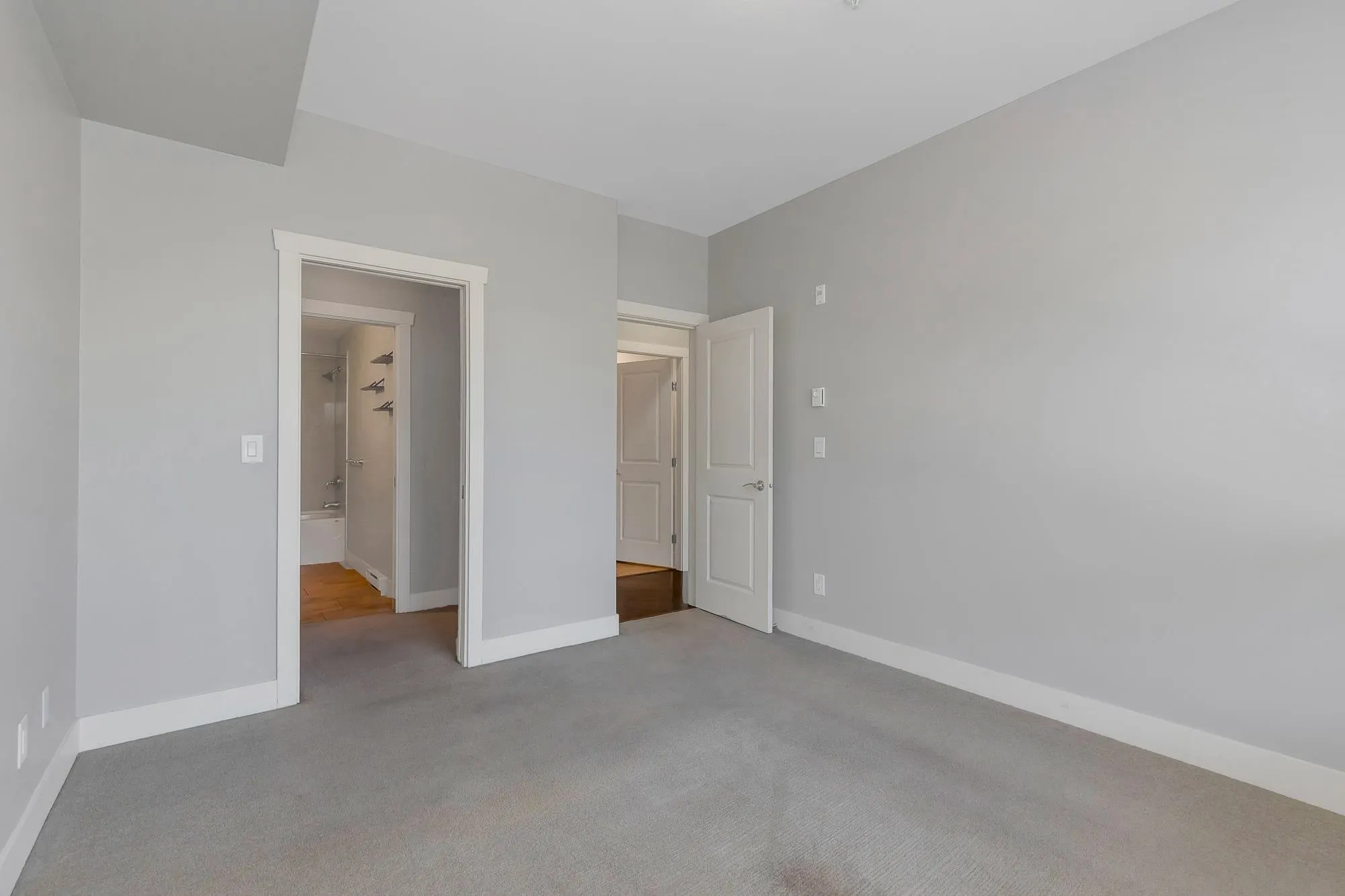 210 3192 Gladwin Road