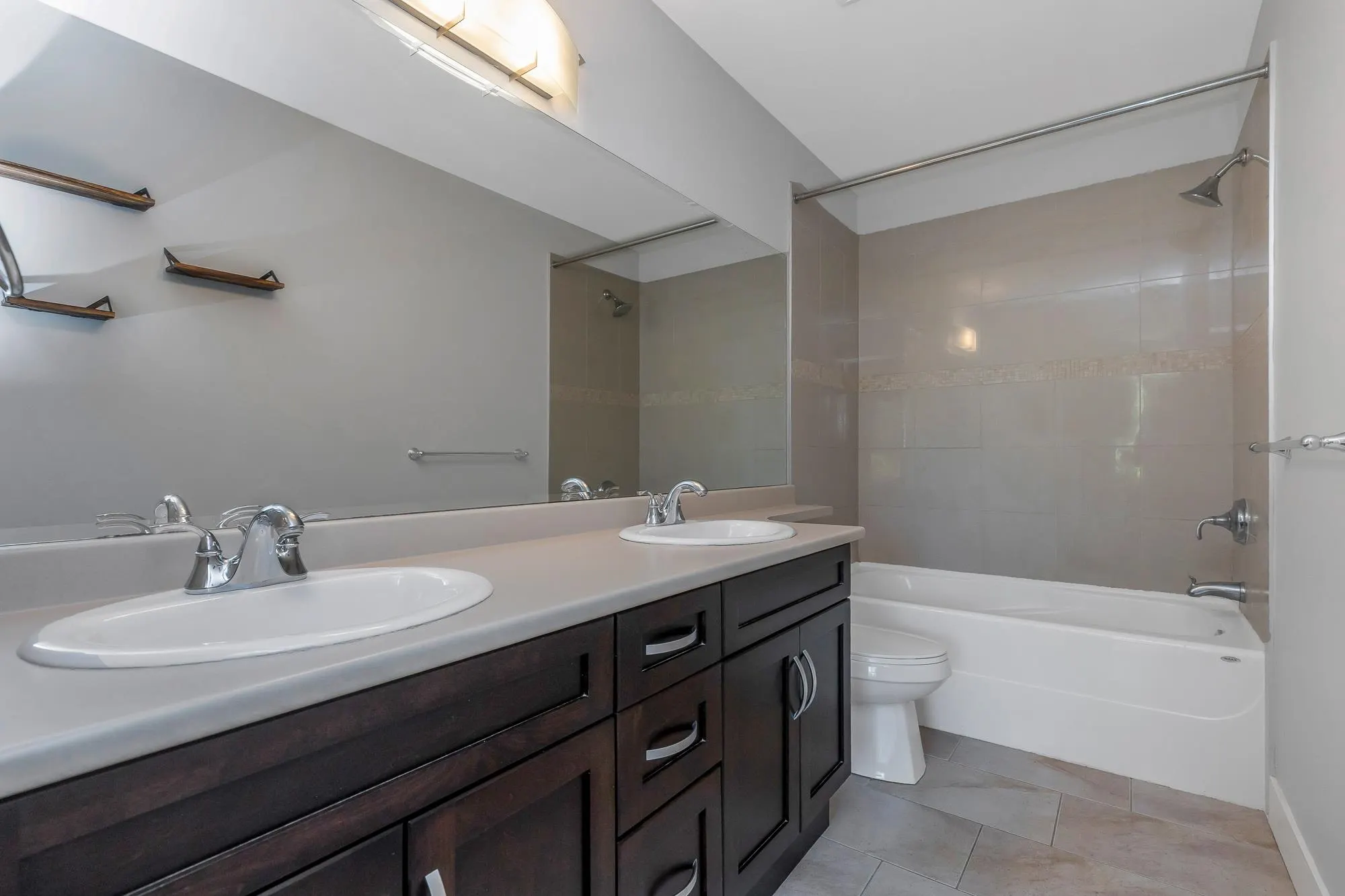 210 3192 Gladwin Road