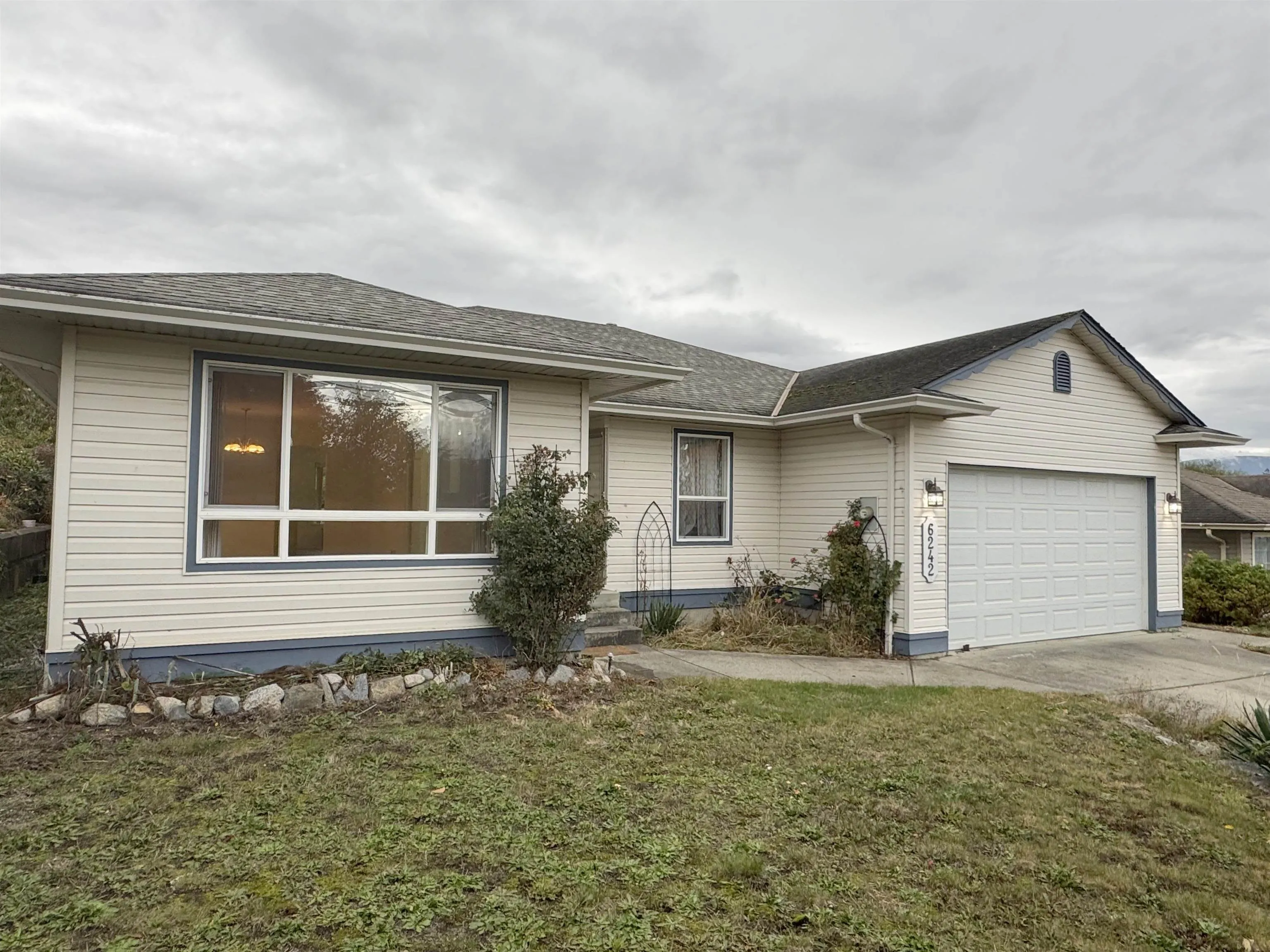 6242 Norwest Bay Road