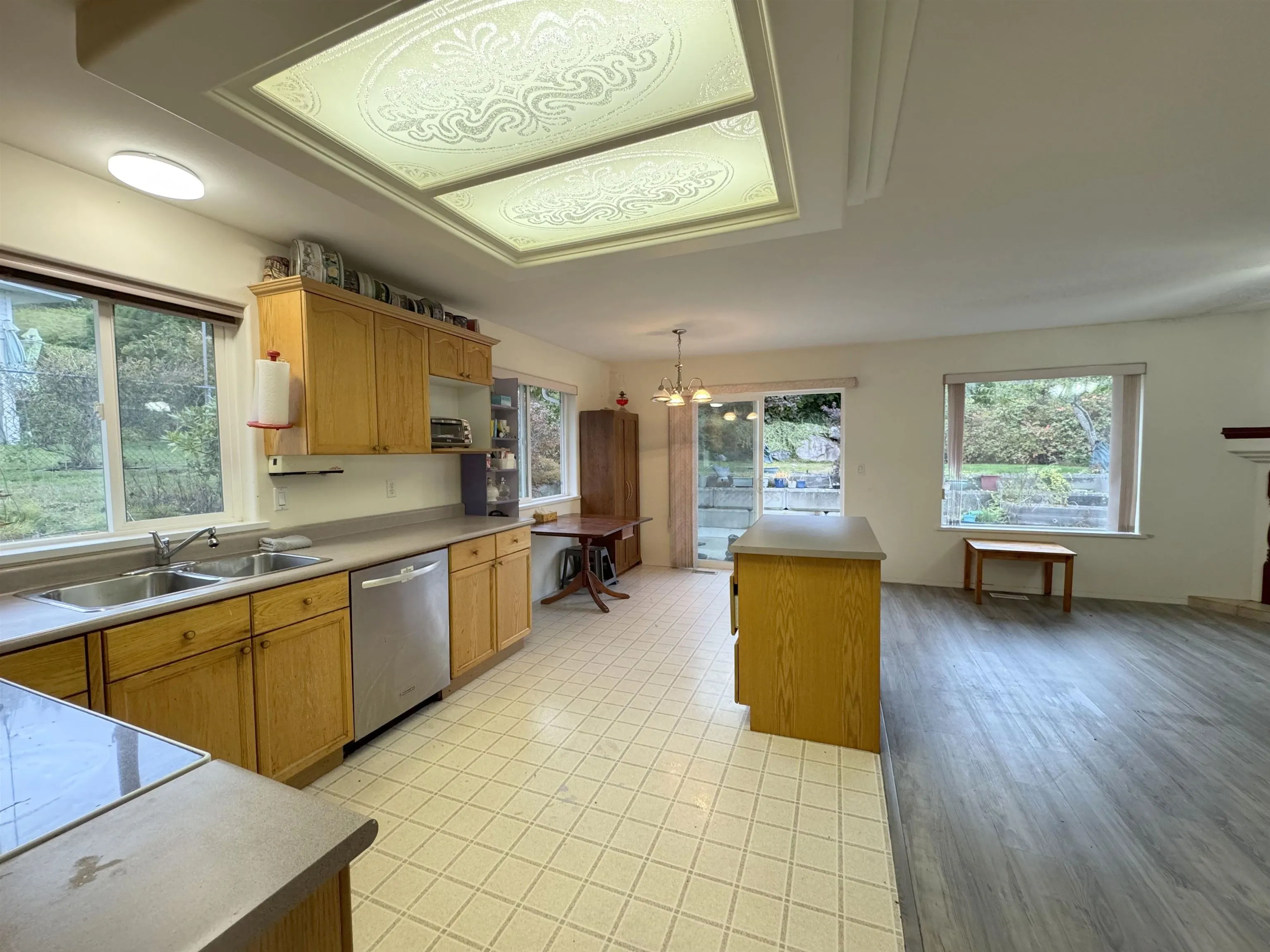 6242 Norwest Bay Road