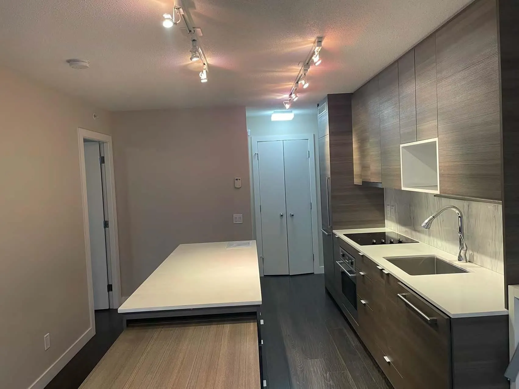 2902 13398 104 Avenue