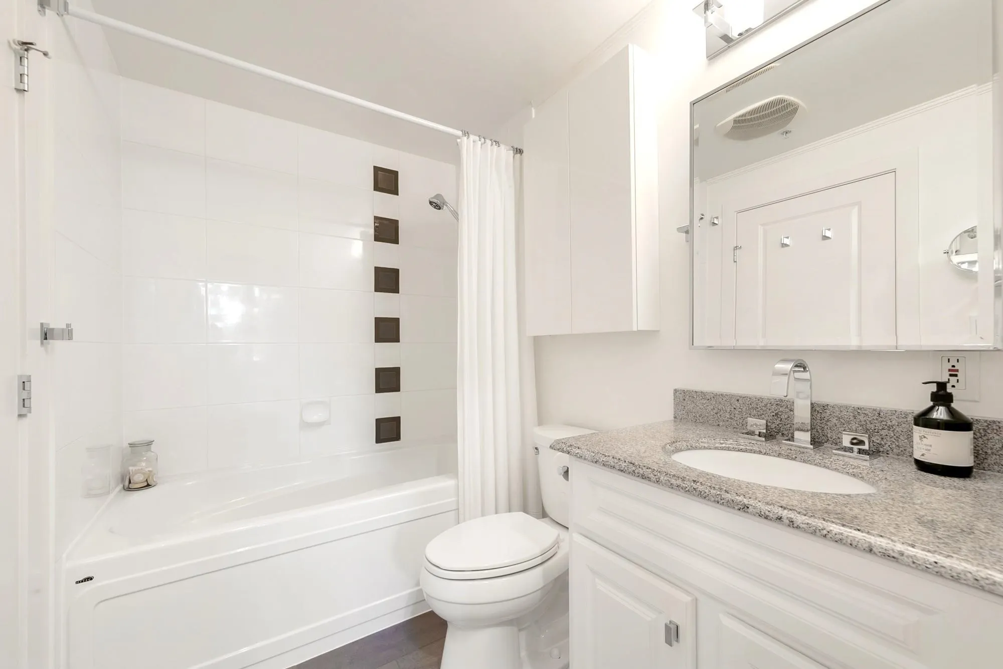 201 2263 Redbud Lane