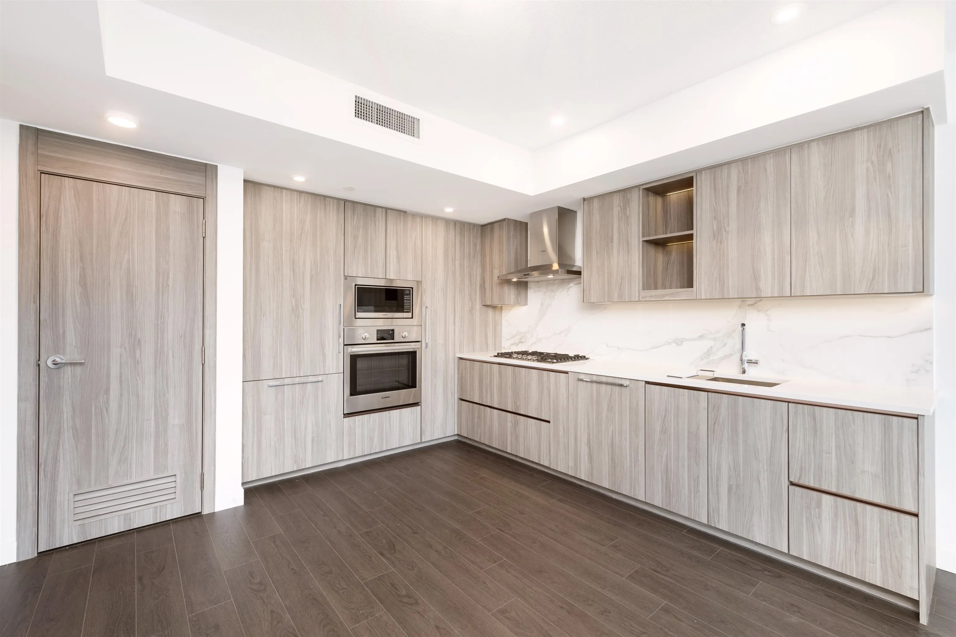 610 13778 100 Avenue