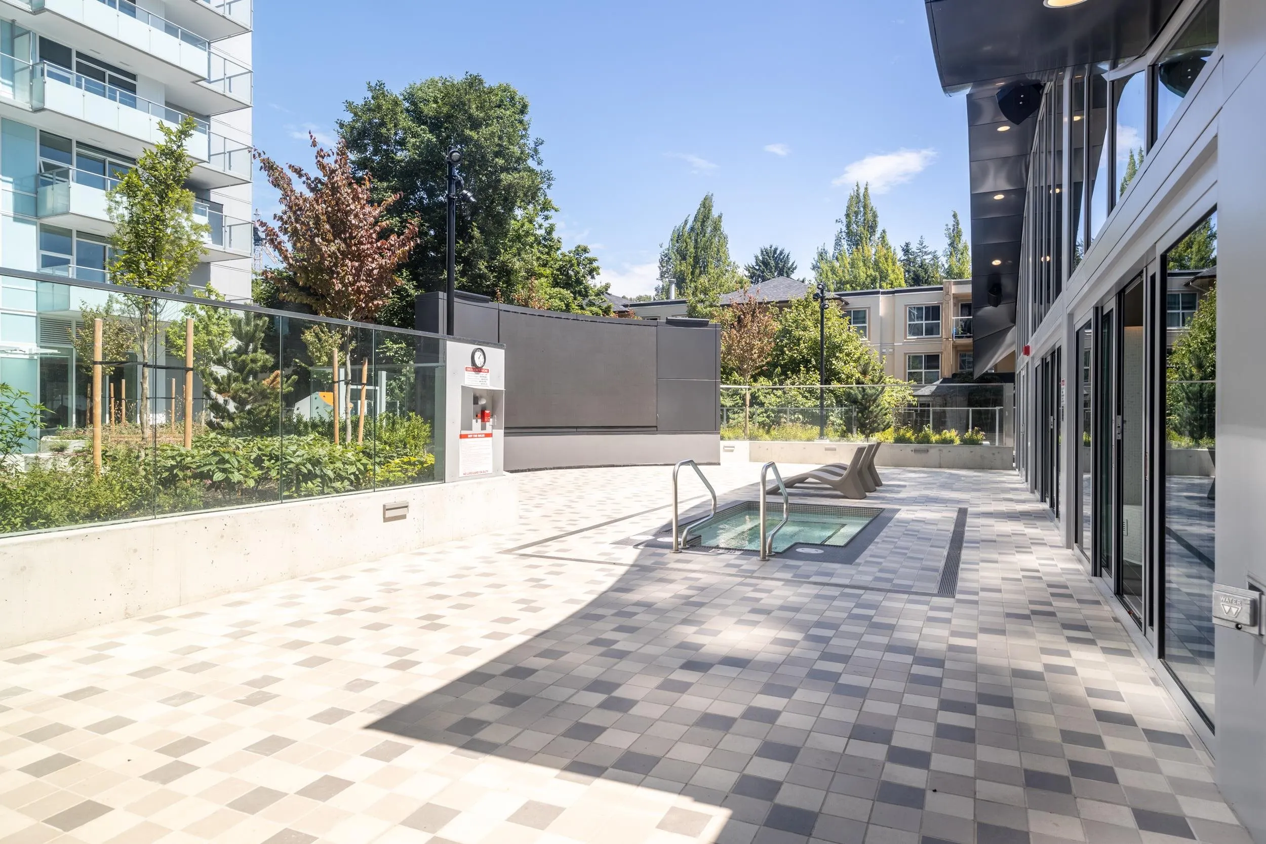 610 13778 100 Avenue