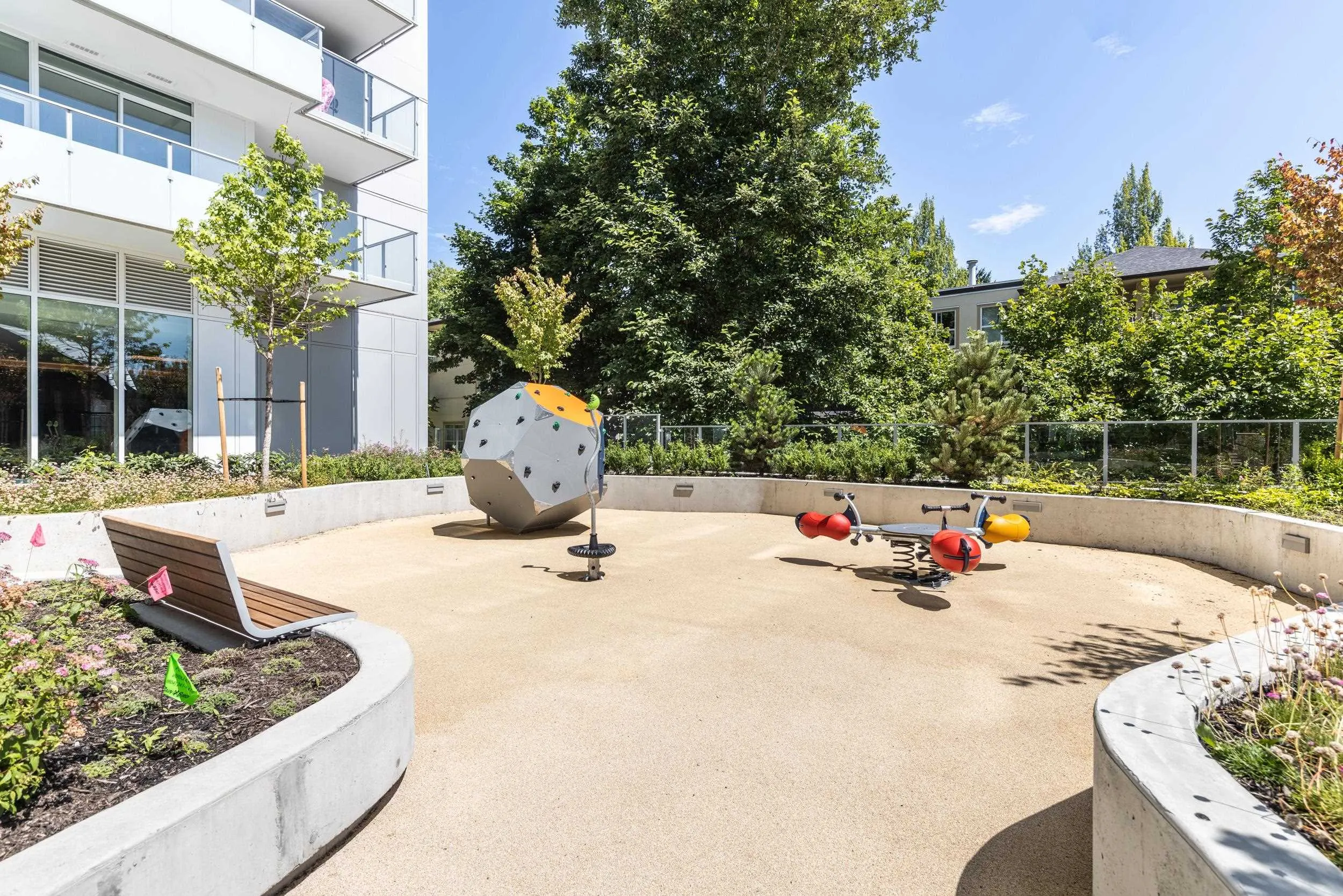 610 13778 100 Avenue