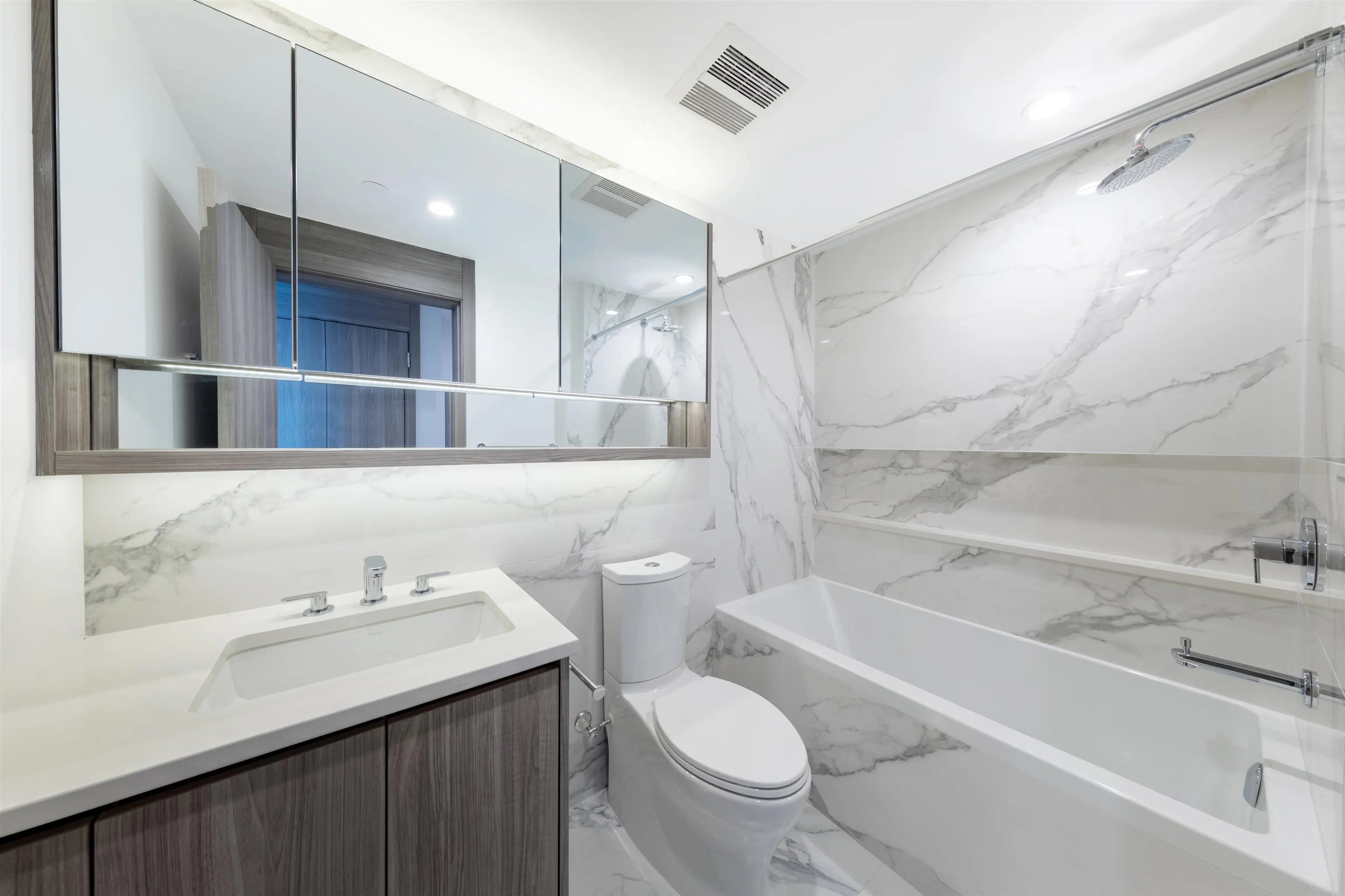 610 13778 100 Avenue