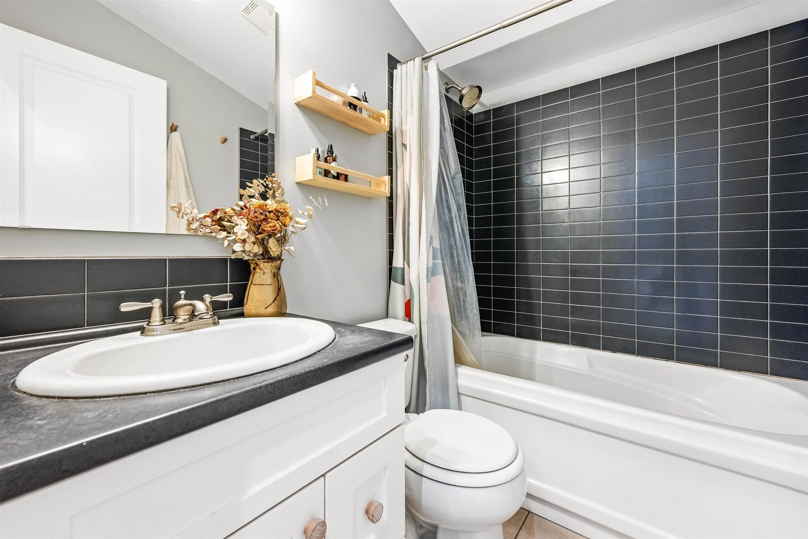 5909 Cowichan Street