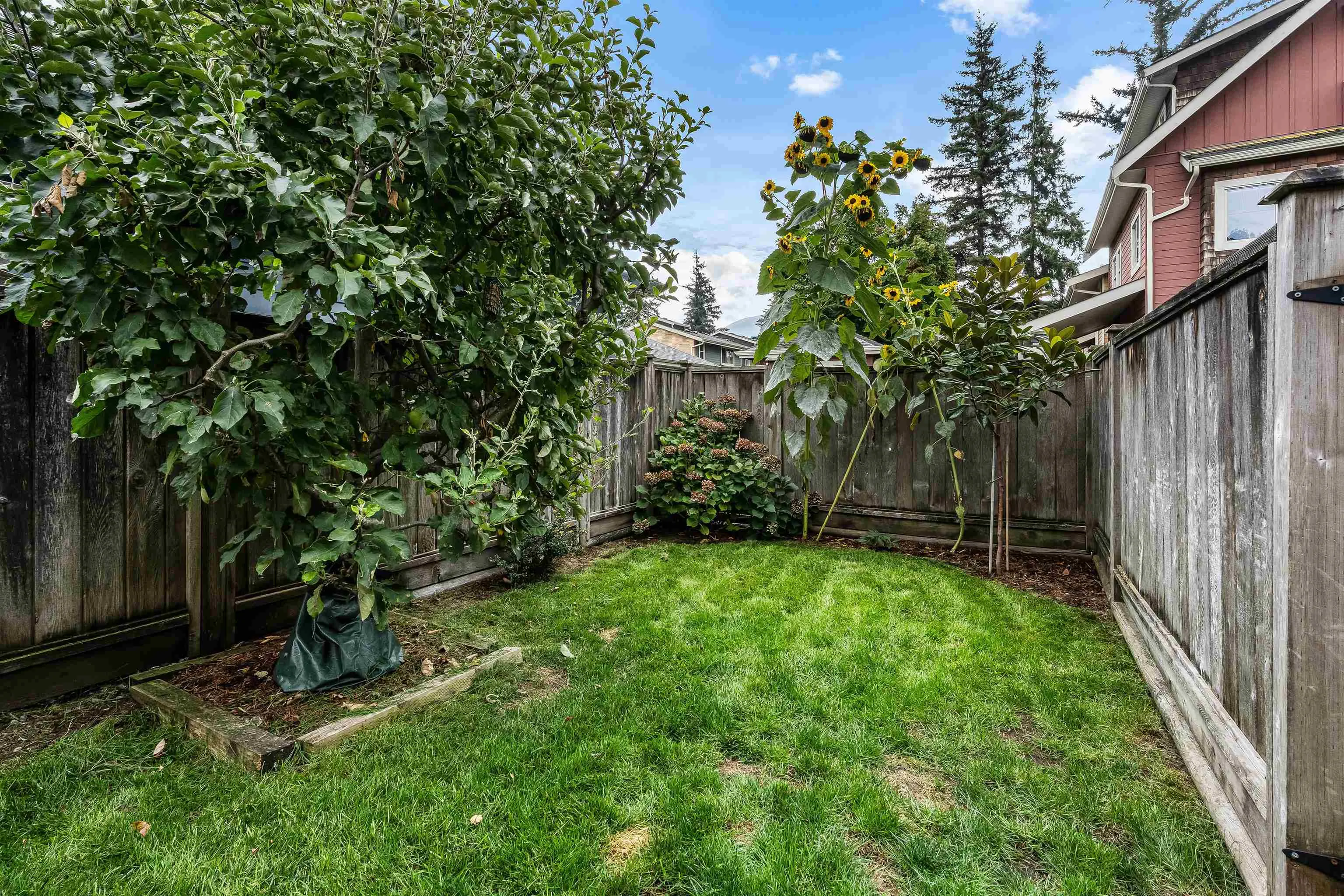 5909 Cowichan Street