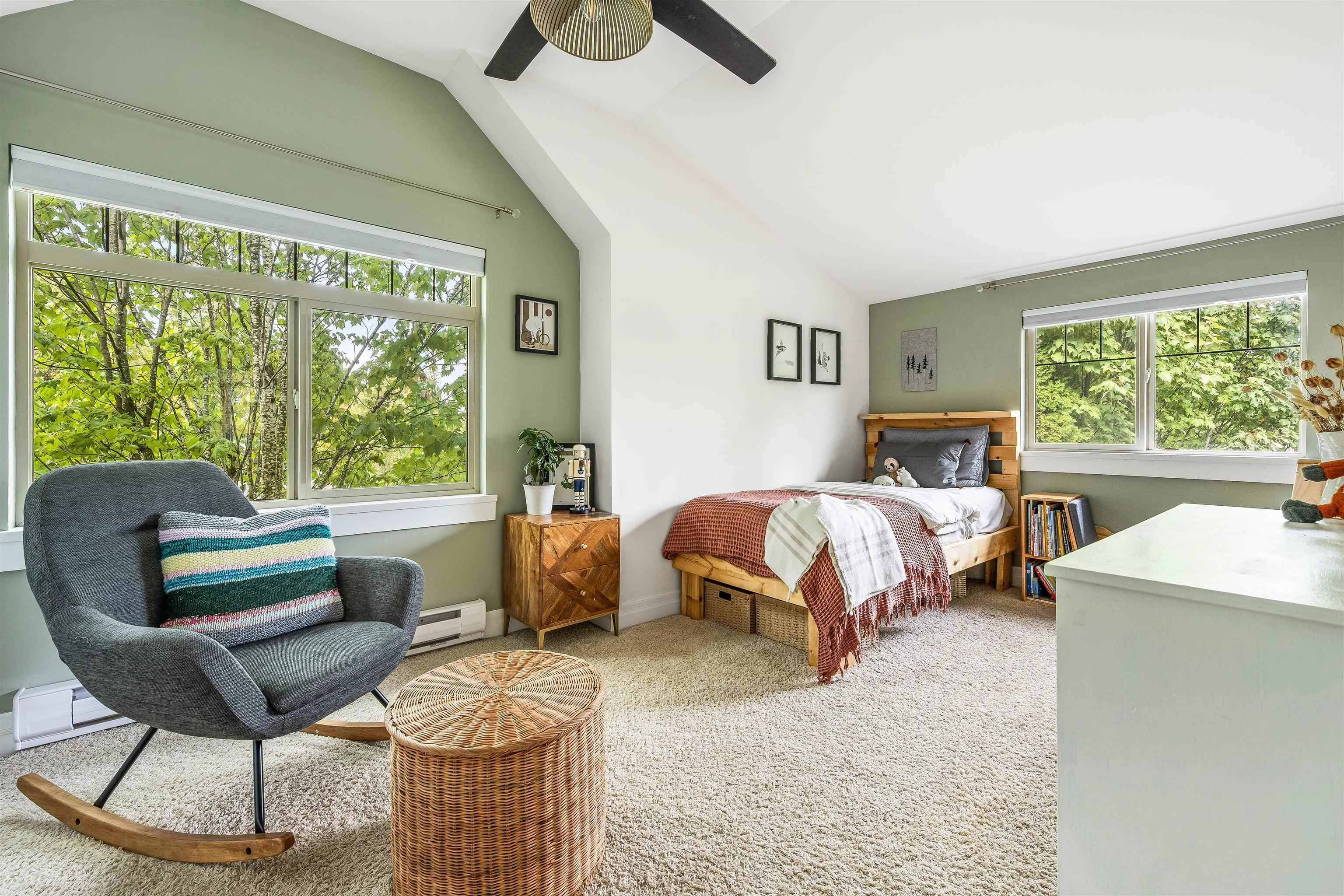 5909 Cowichan Street