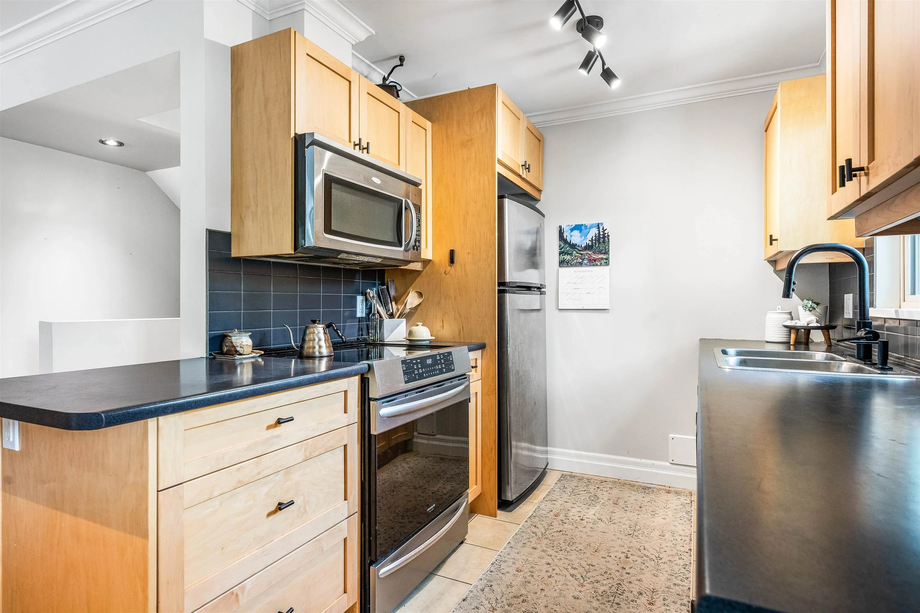 5909 Cowichan Street