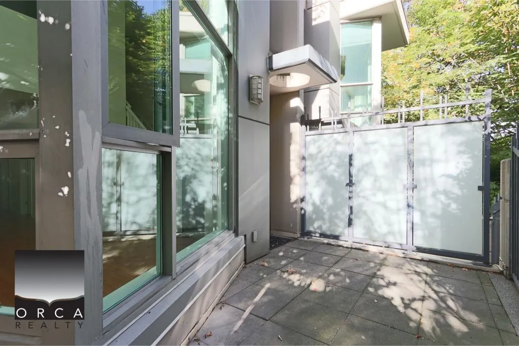 611 Jervis Street