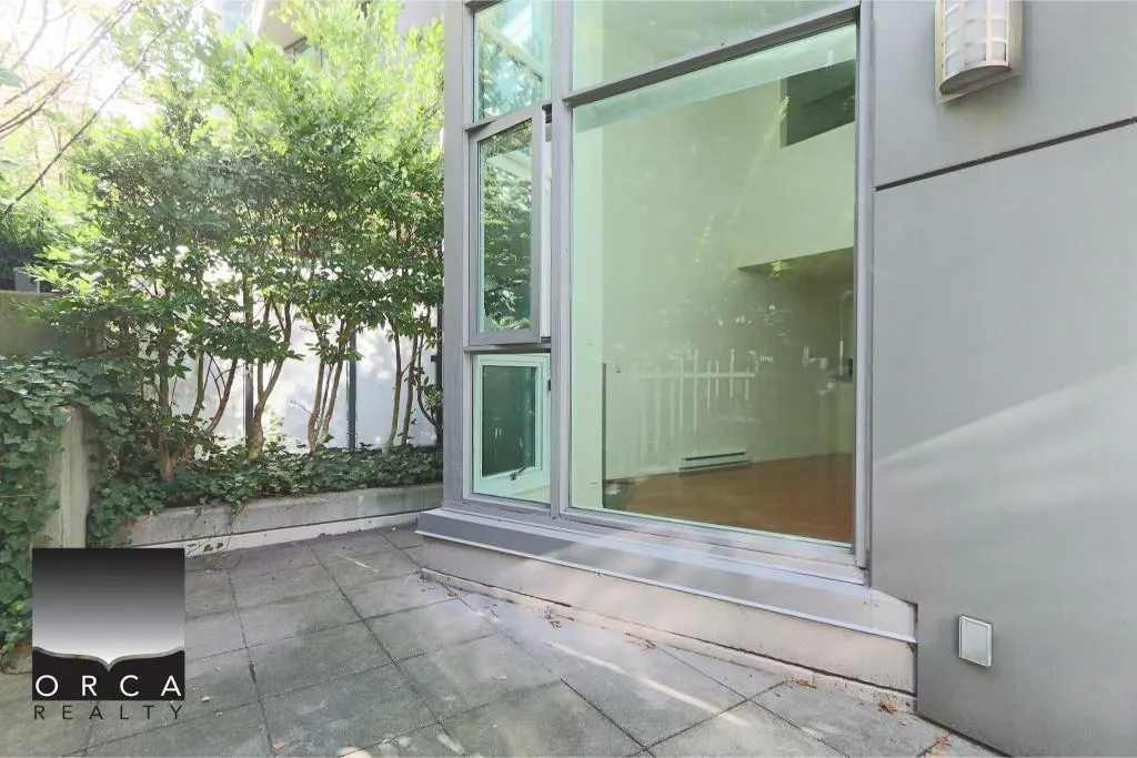611 Jervis Street