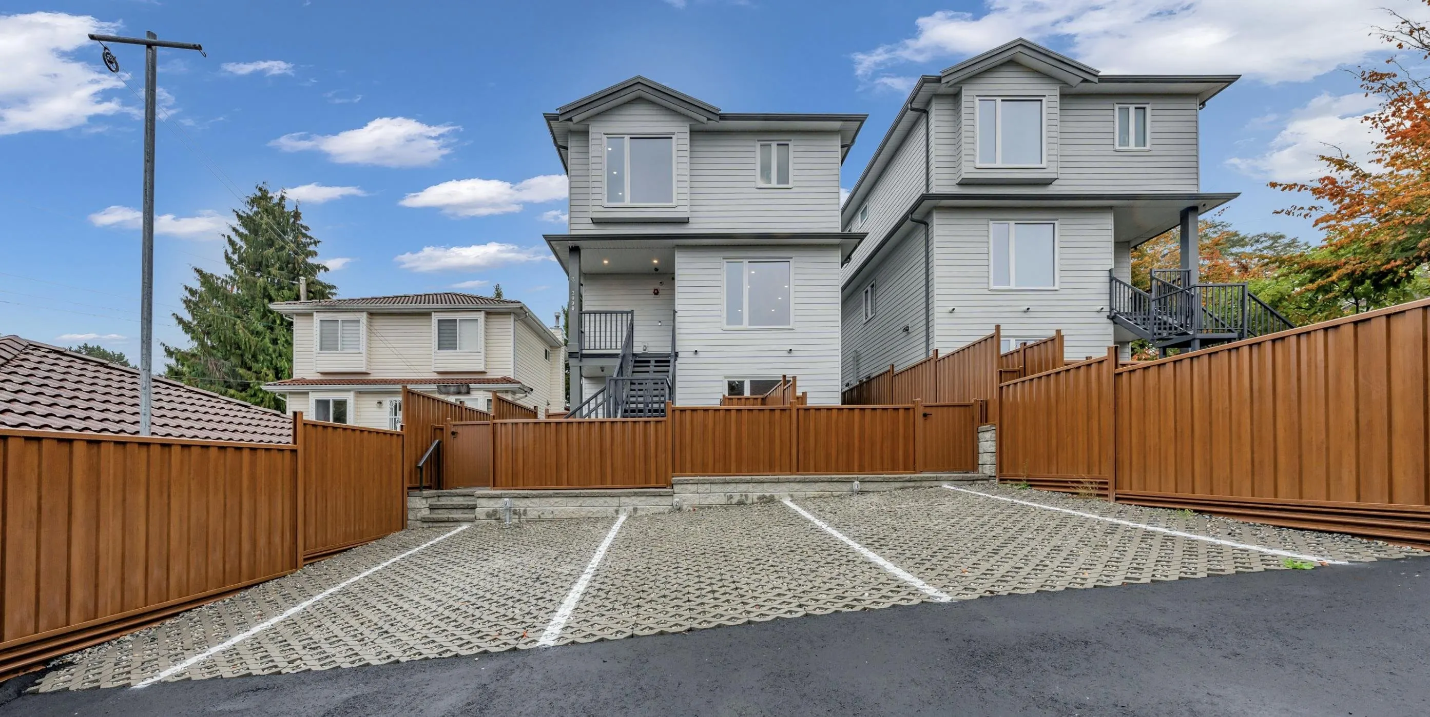 1 3090 Vanness Avenue