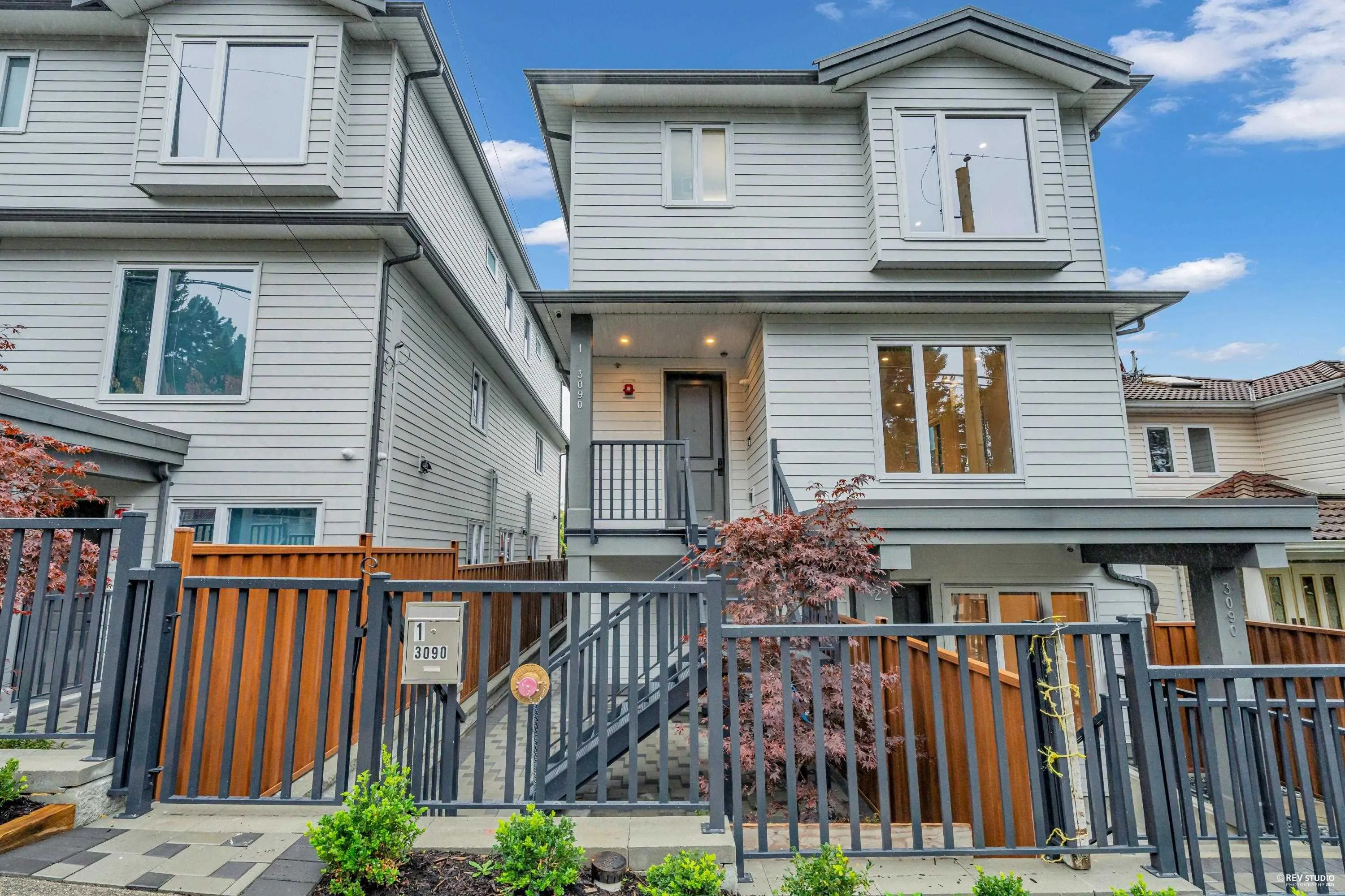 1 3090 Vanness Avenue