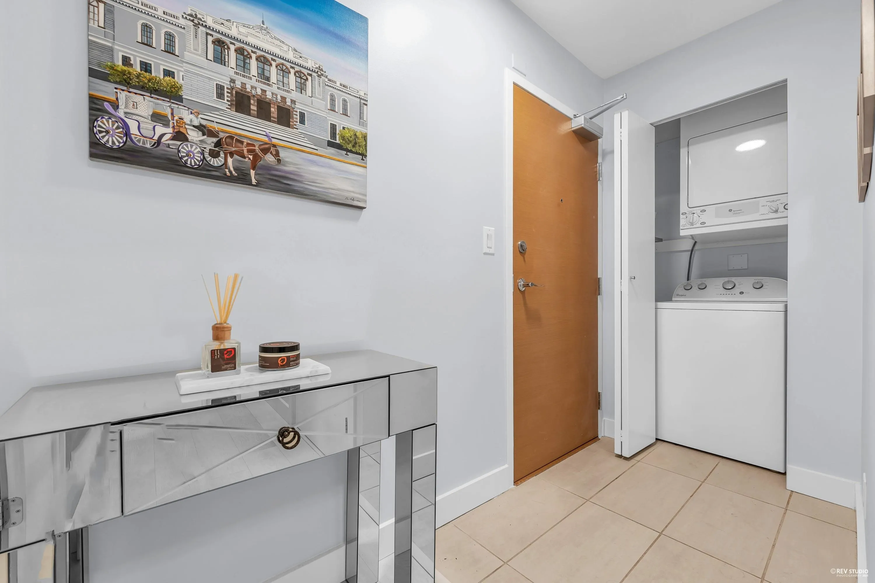 410 909 Mainland Street