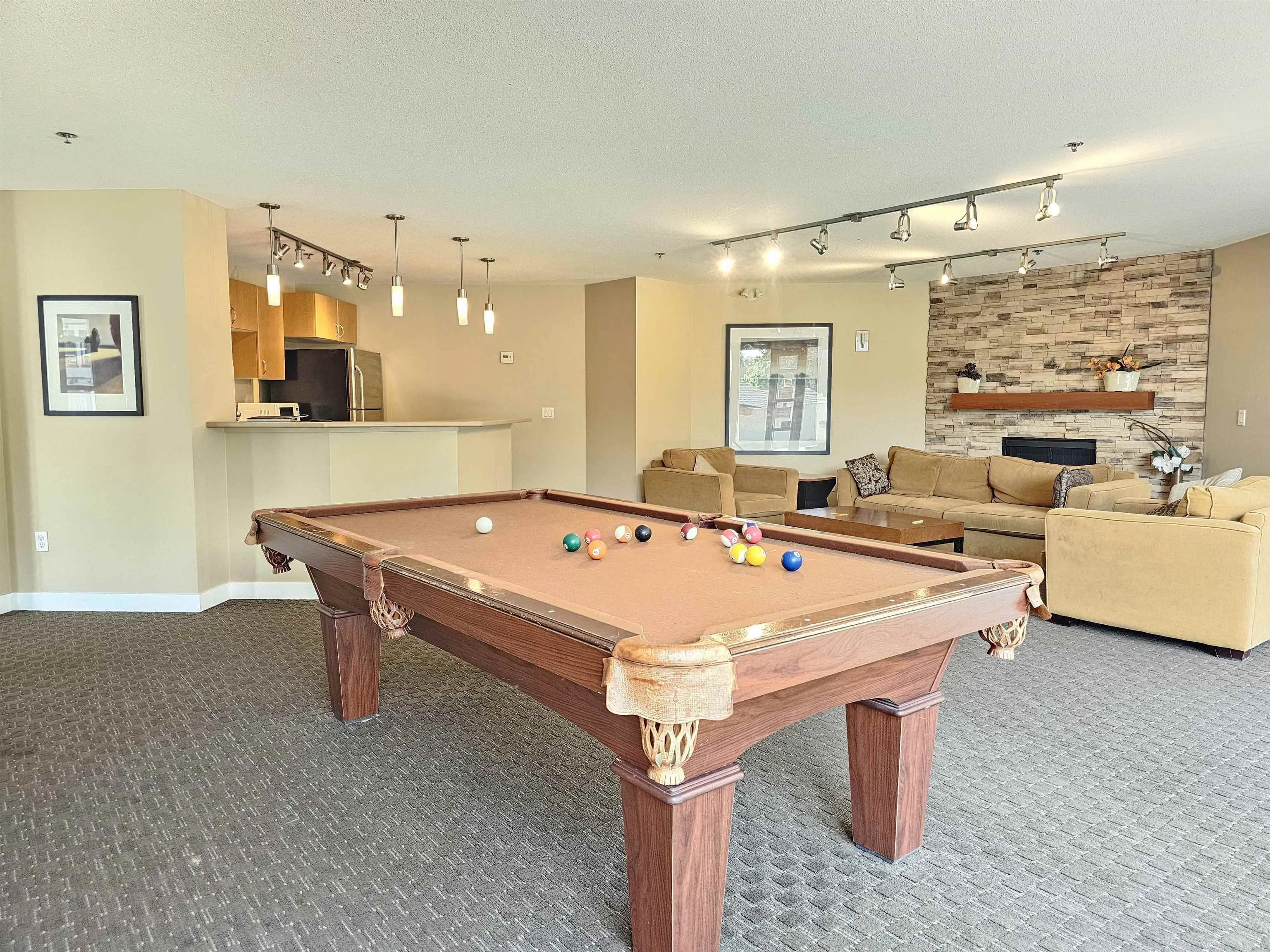 167 9133 Government Street