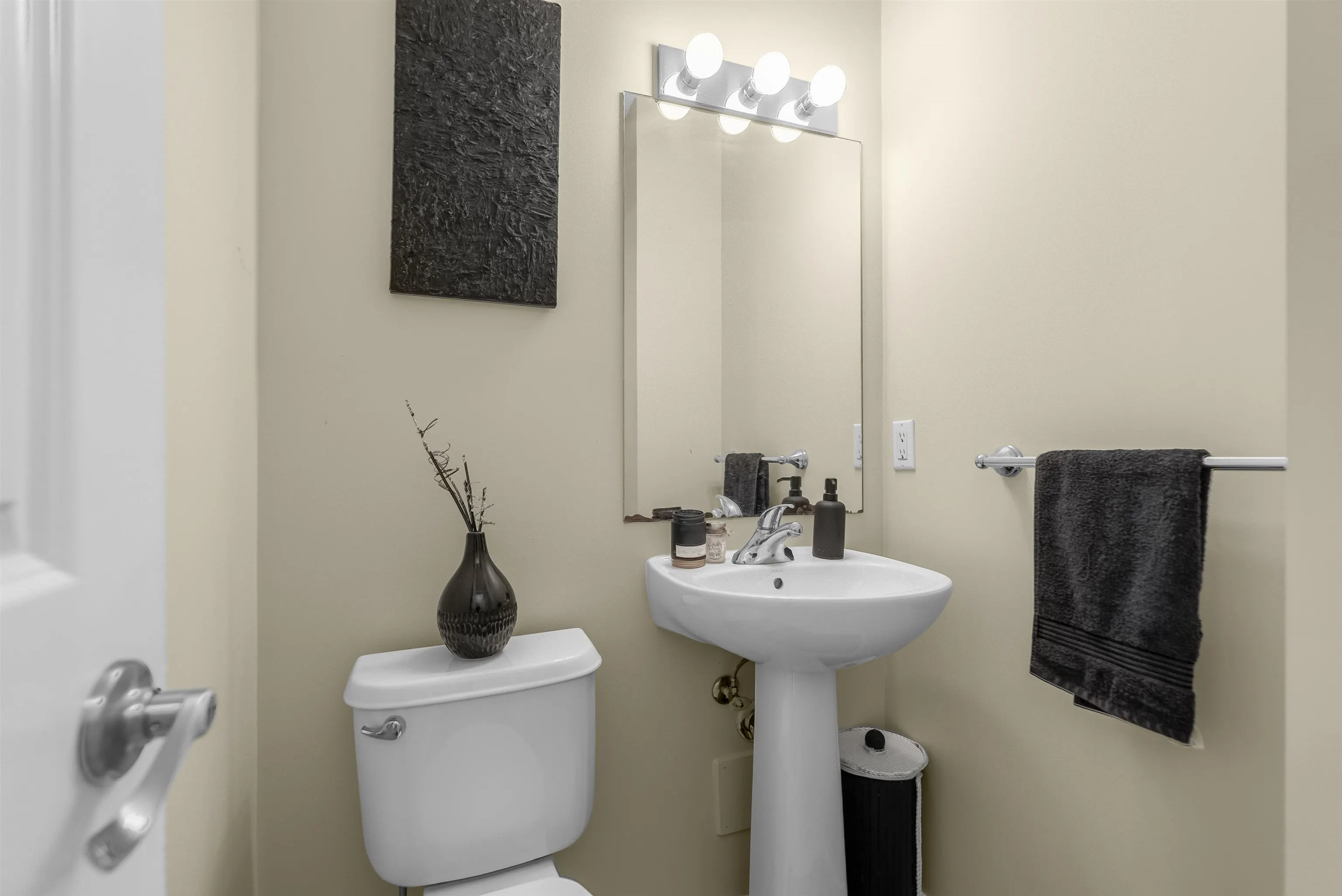 167 9133 Government Street