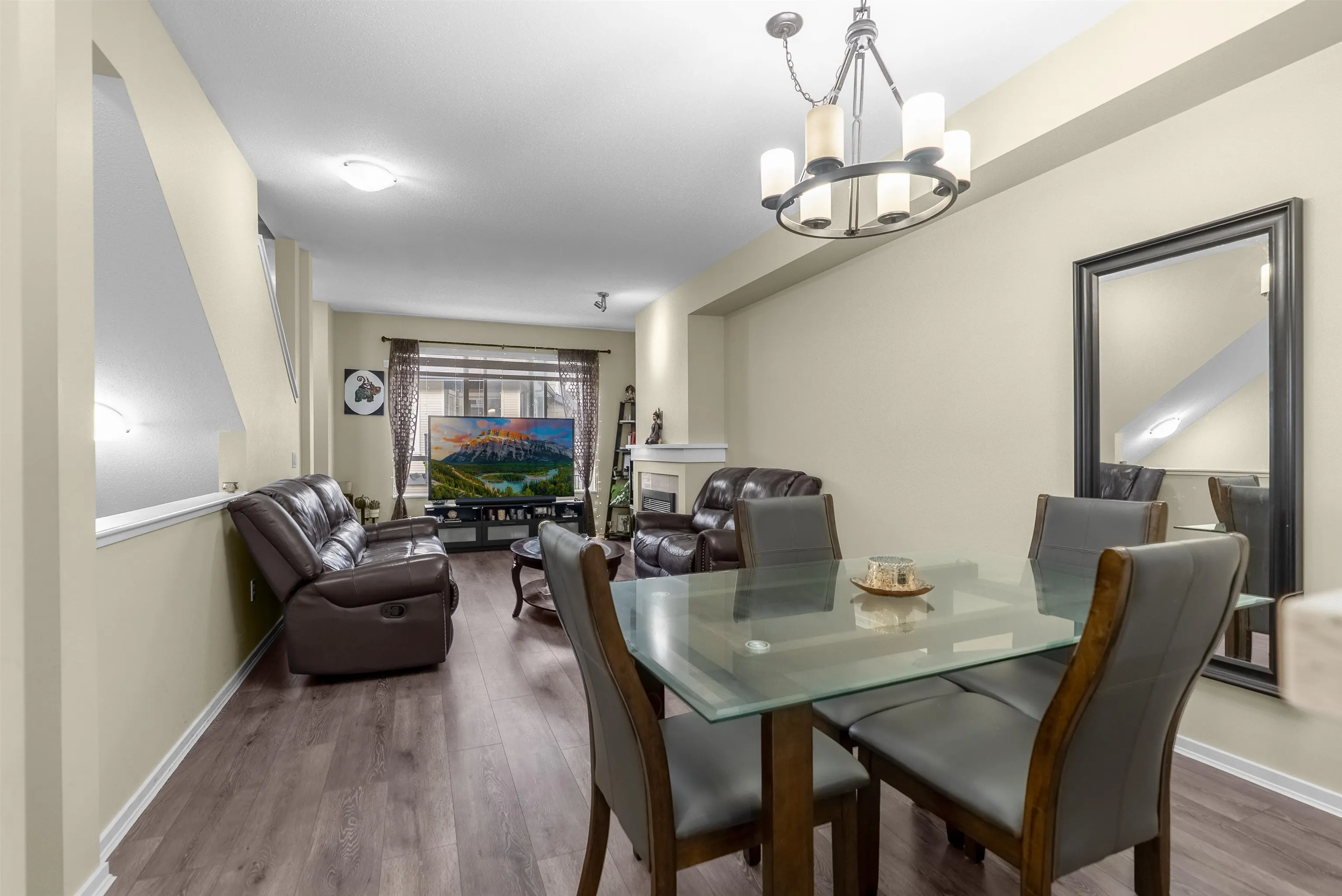 167 9133 Government Street