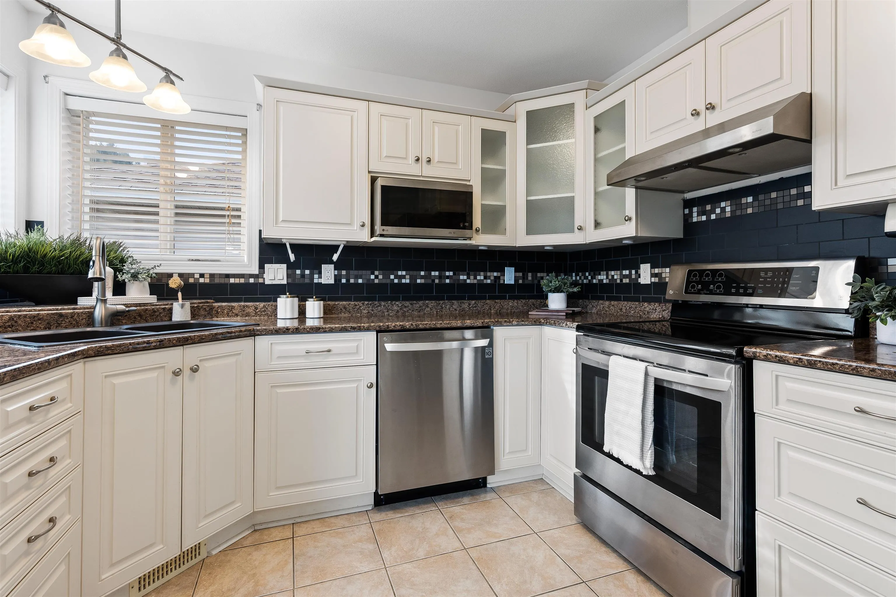 135 6001 Promontory Road