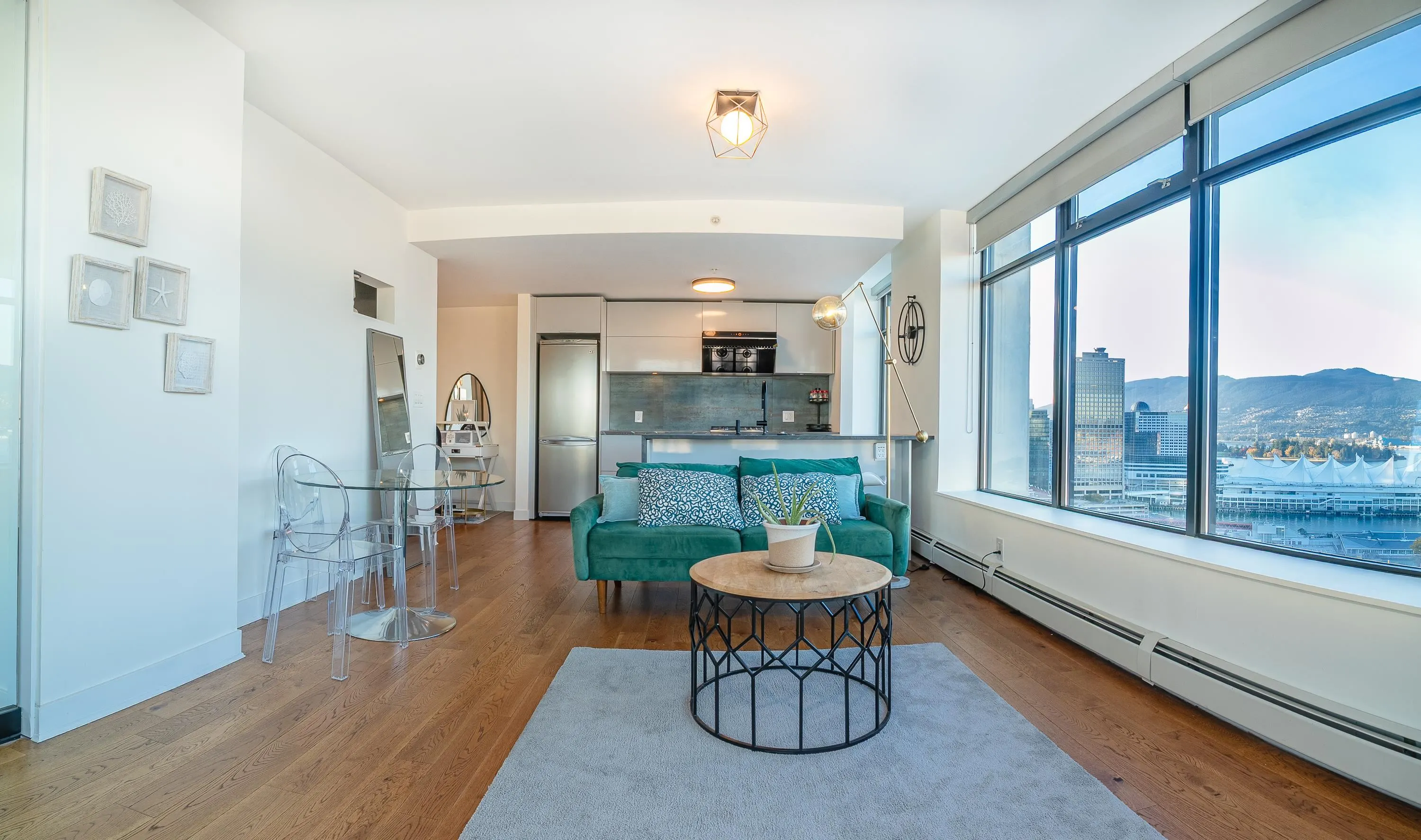 2401 108 W Cordova Street