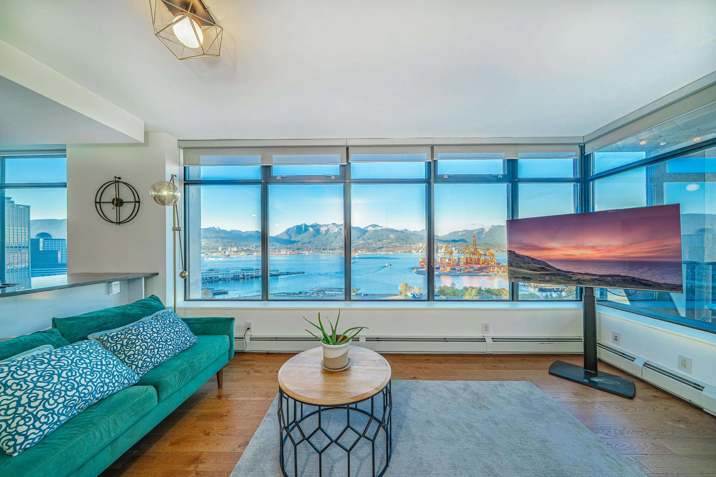 2401 108 W Cordova Street