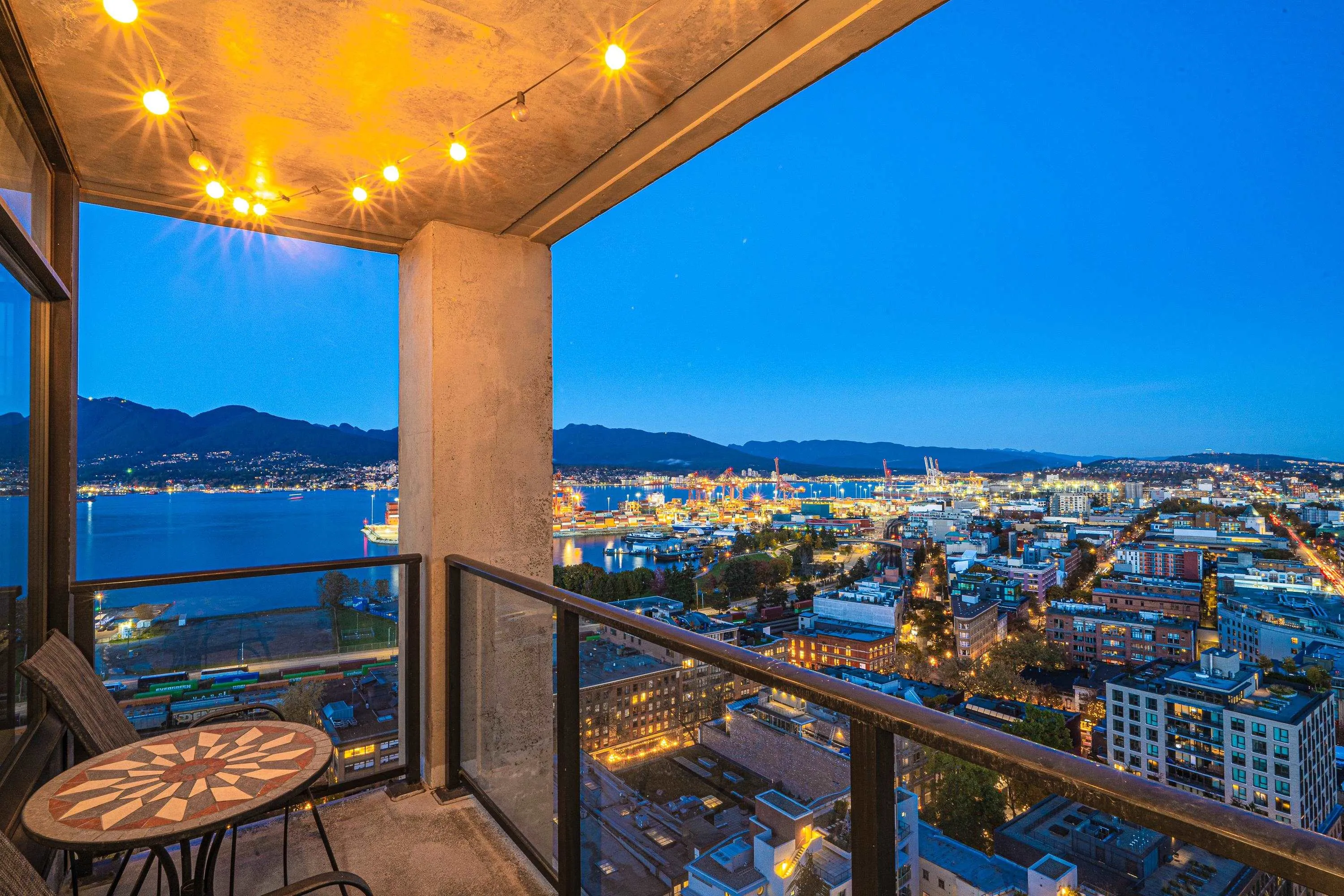 2401 108 W Cordova Street