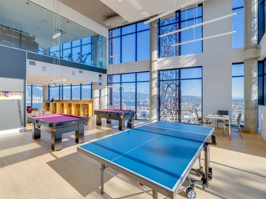 2401 108 W Cordova Street
