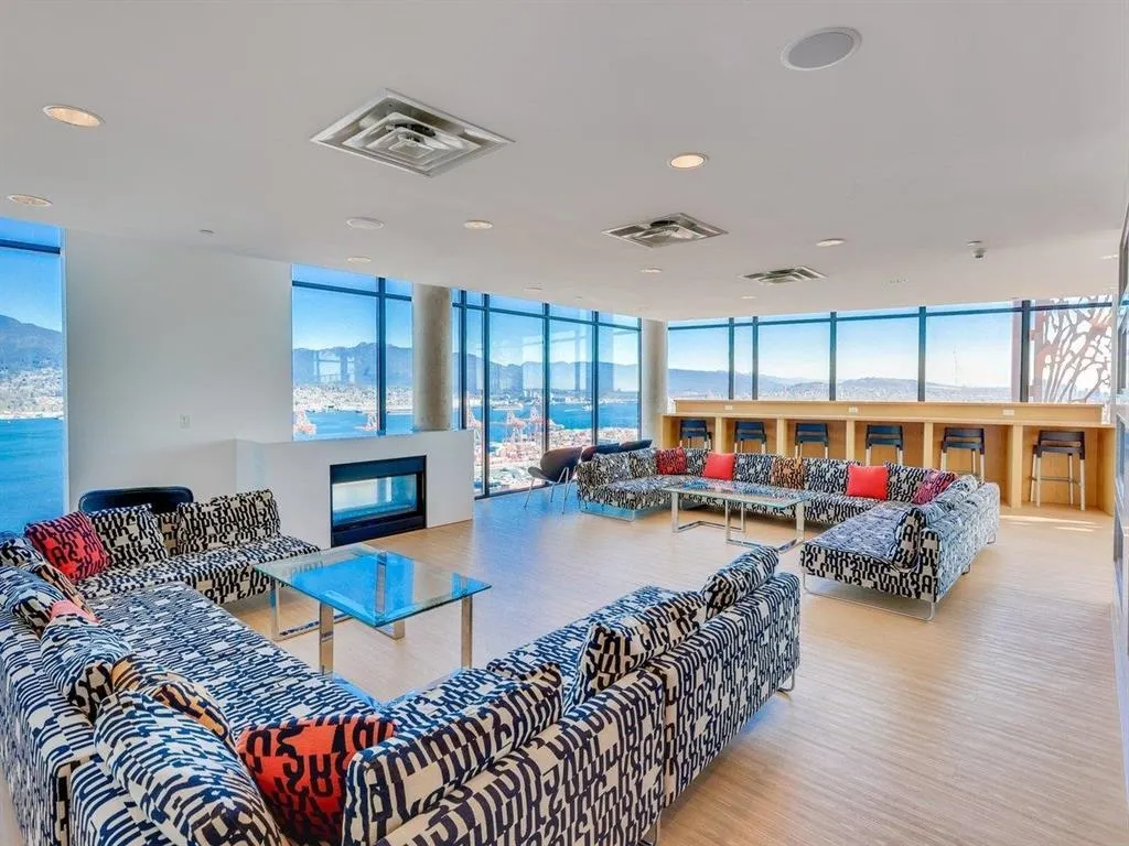 2401 108 W Cordova Street