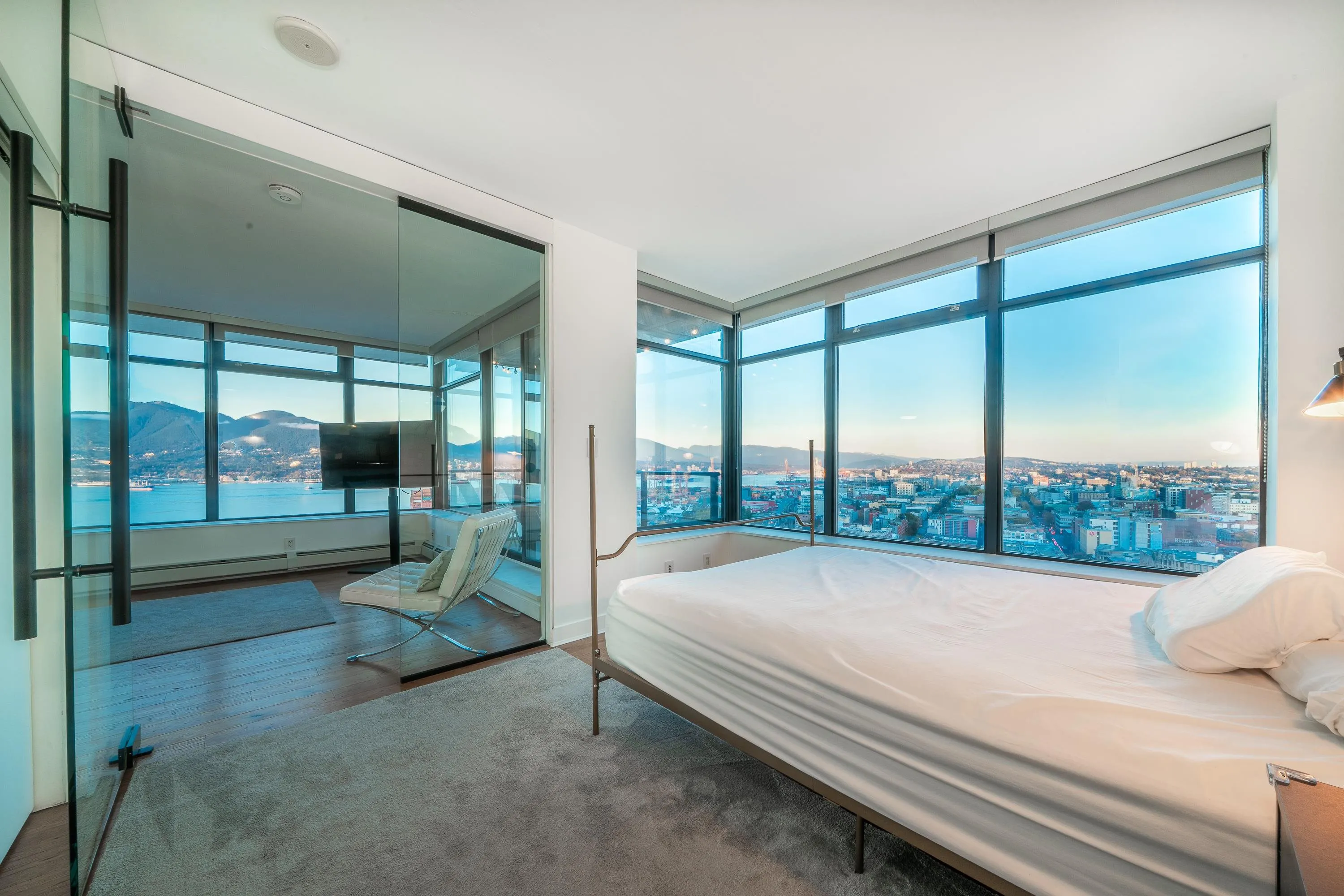 2401 108 W Cordova Street