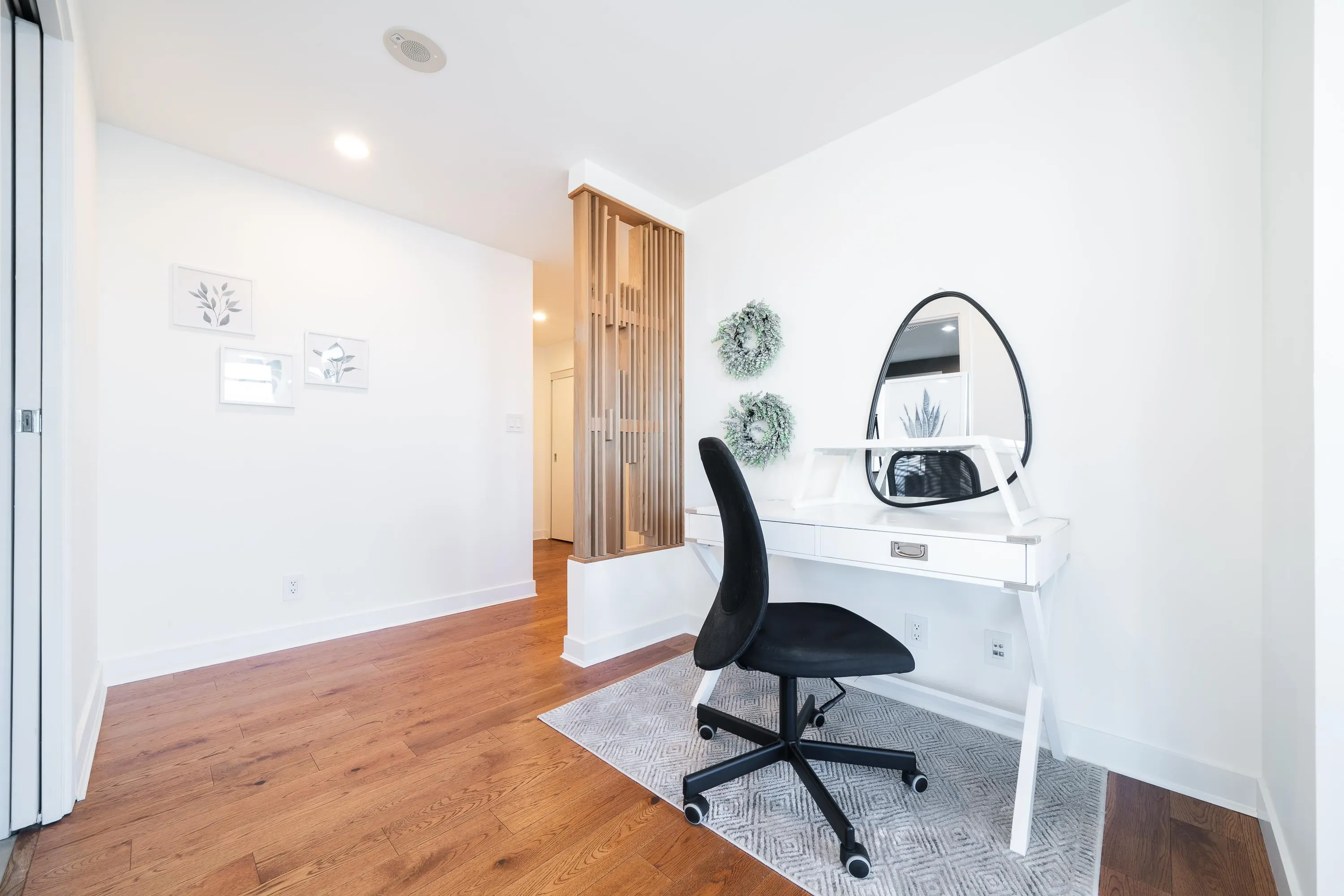 2401 108 W Cordova Street