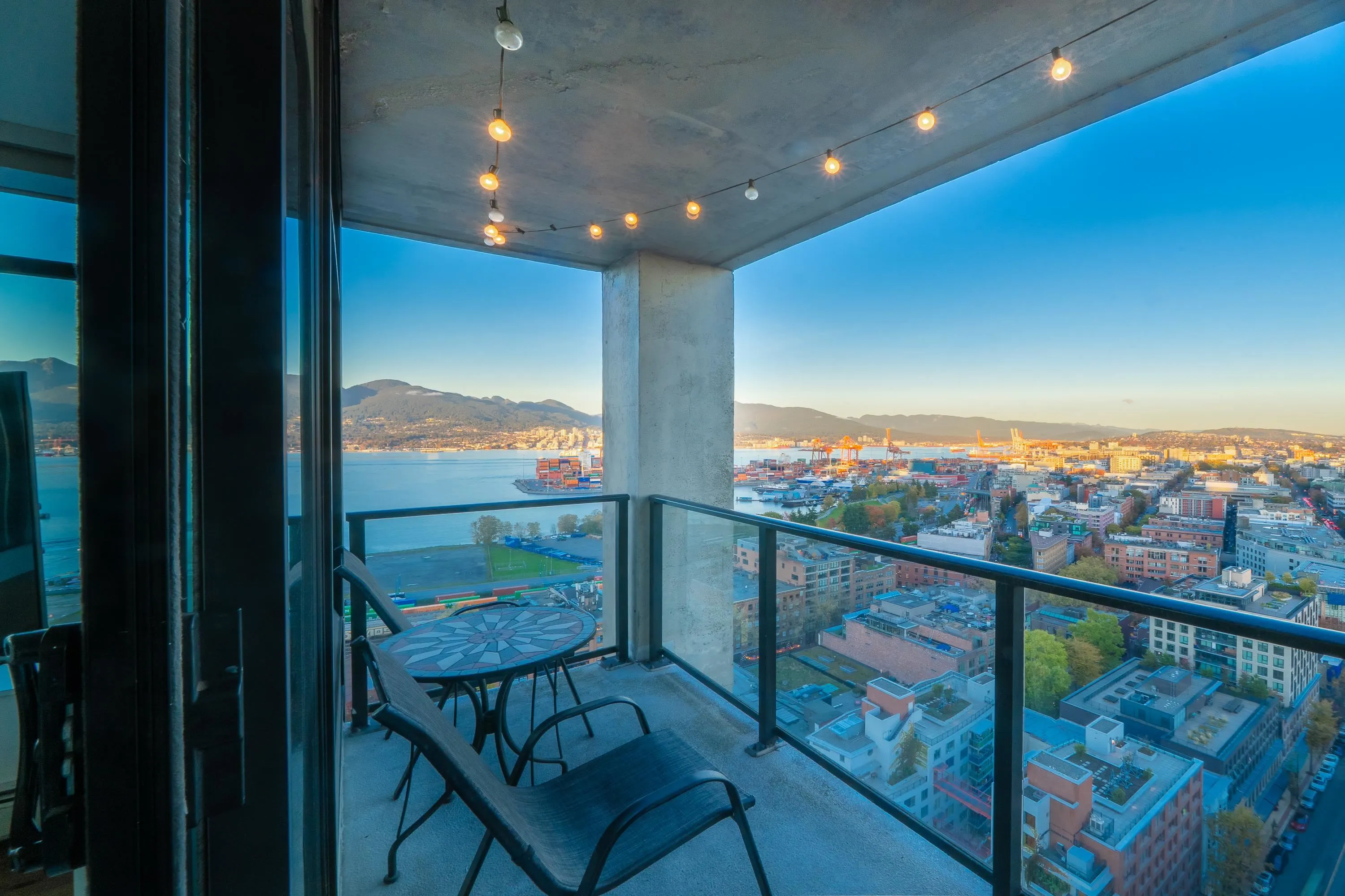 2401 108 W Cordova Street