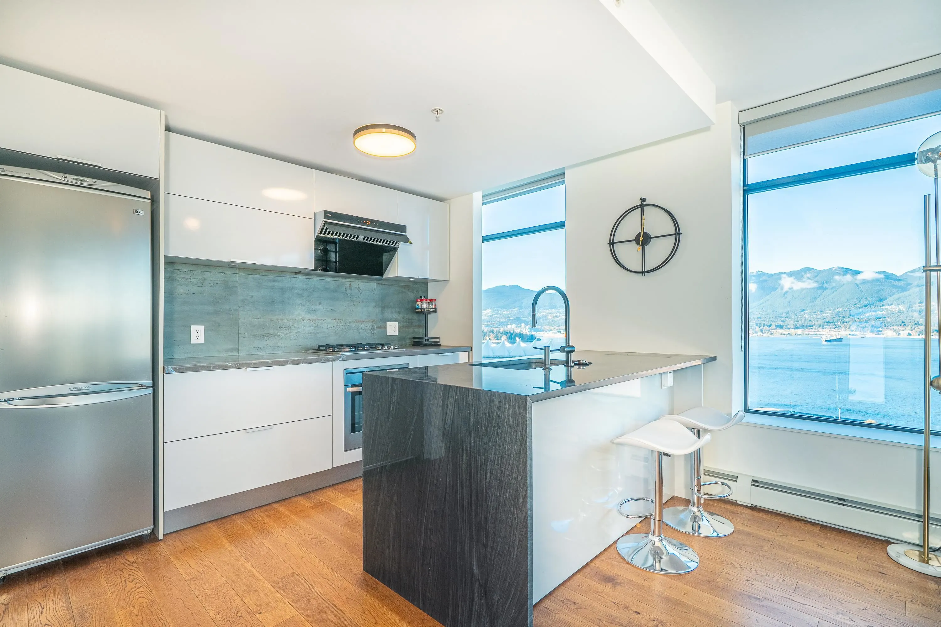 2401 108 W Cordova Street