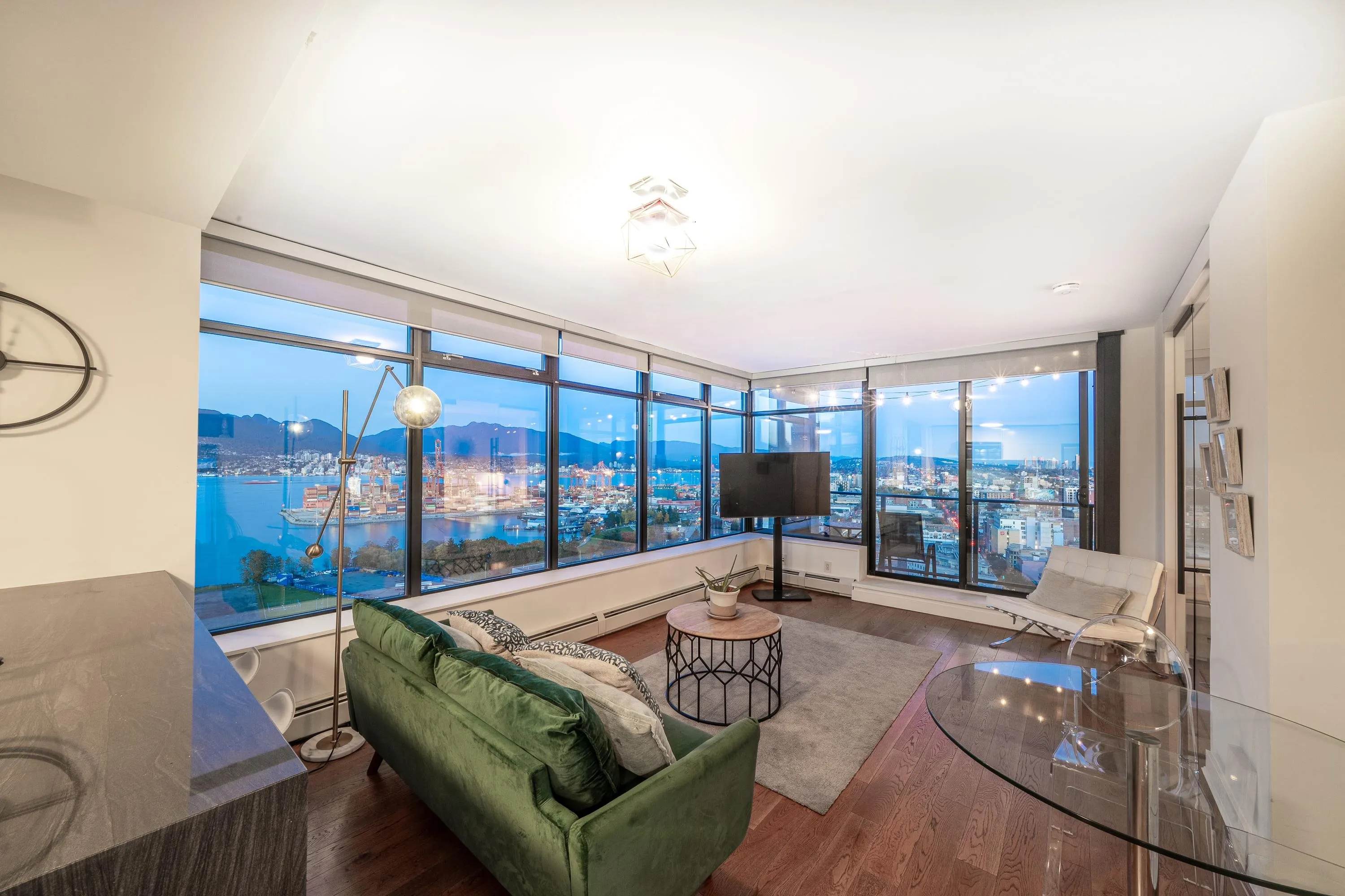 2401 108 W Cordova Street