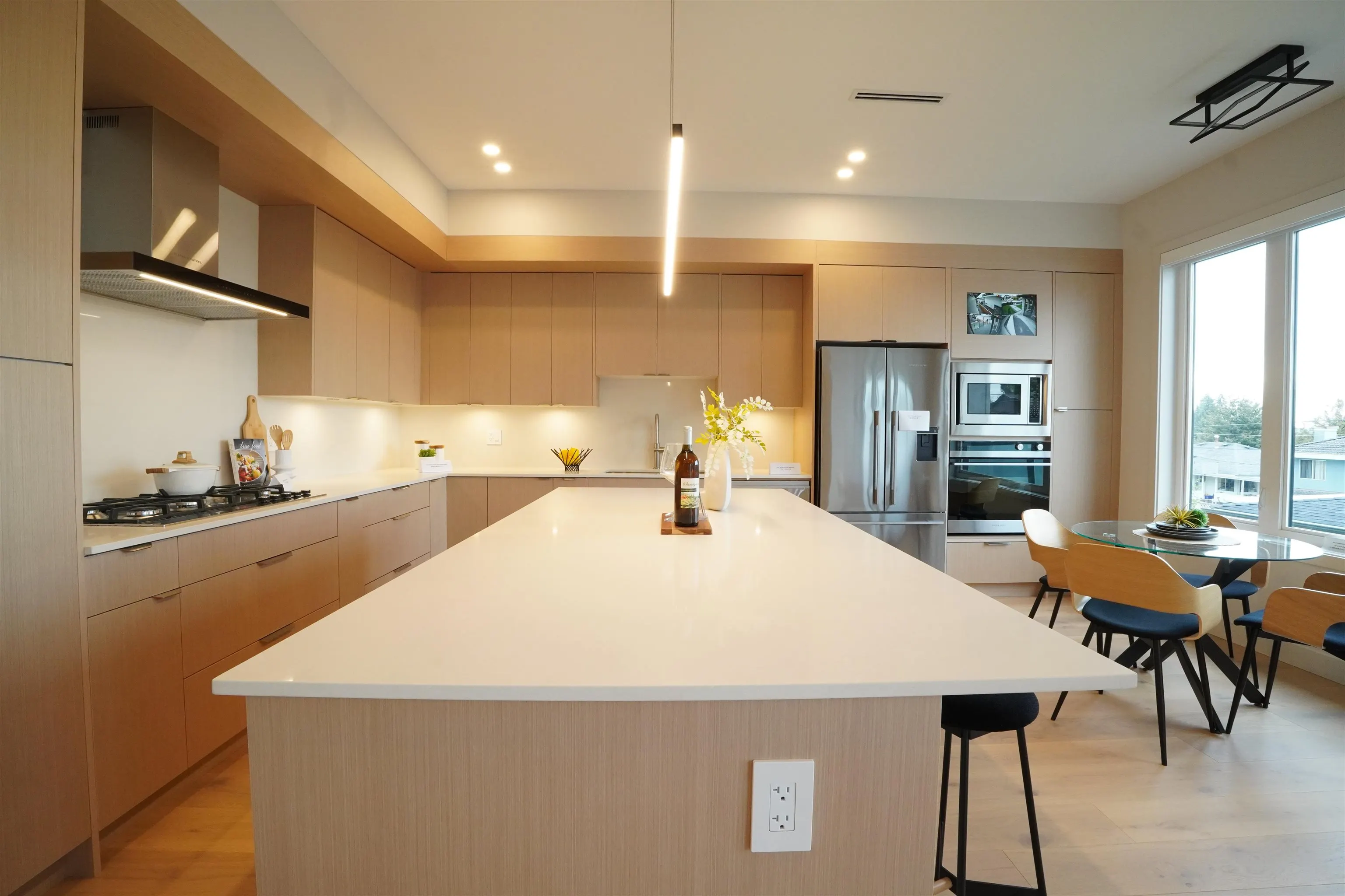 6250 Kitchener Street