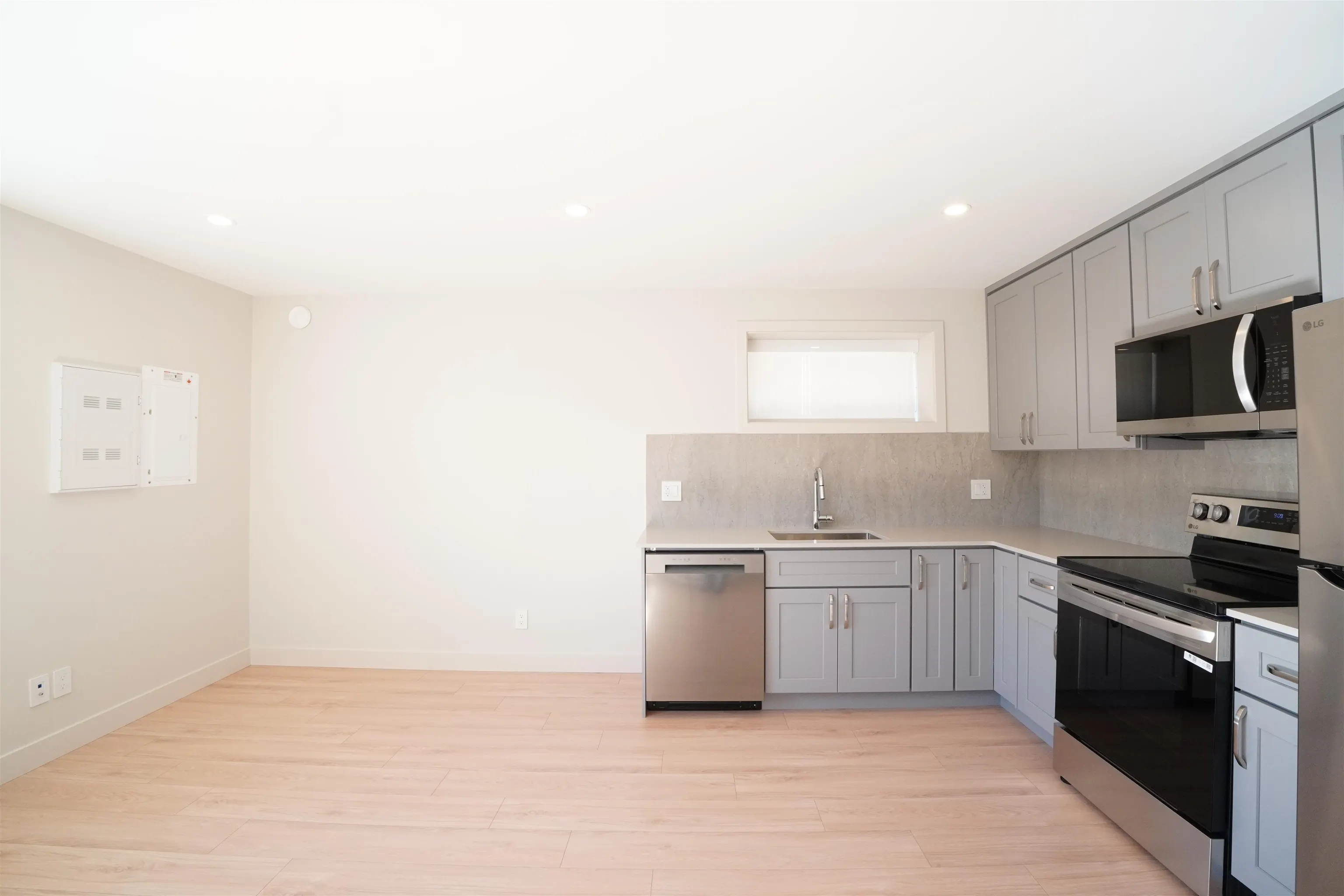 6250 Kitchener Street