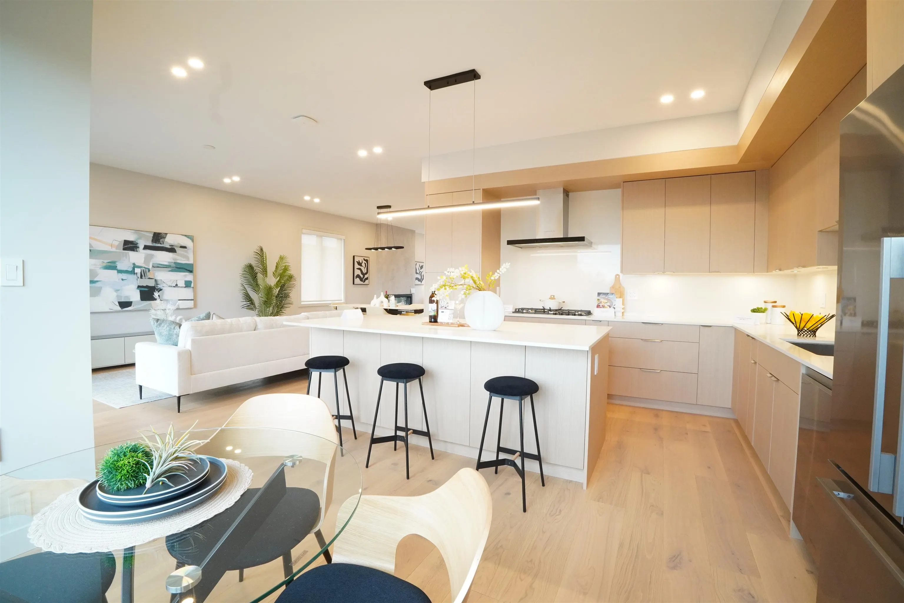 6250 Kitchener Street