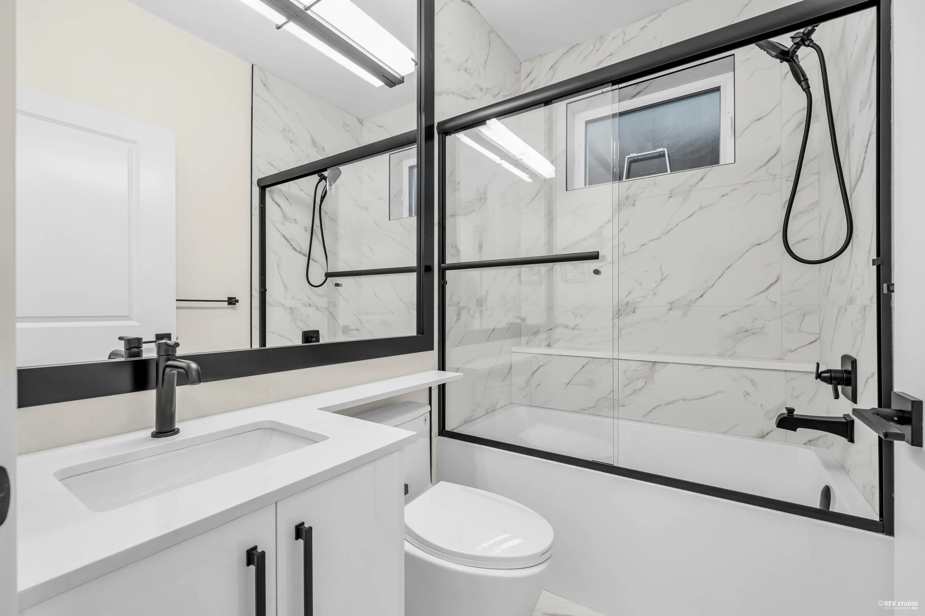 2 3090 Vanness Avenue