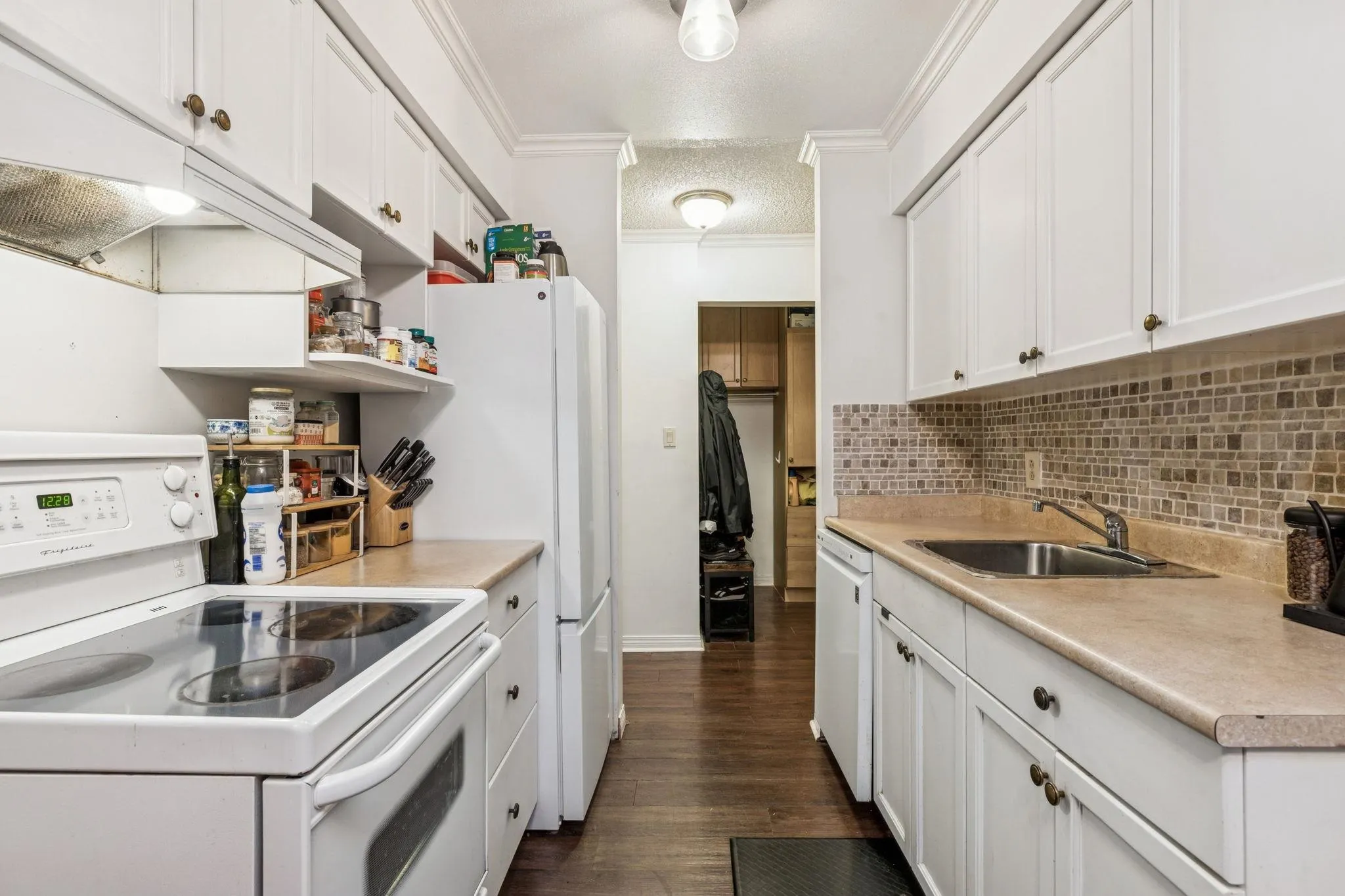 302 428 Agnes Street