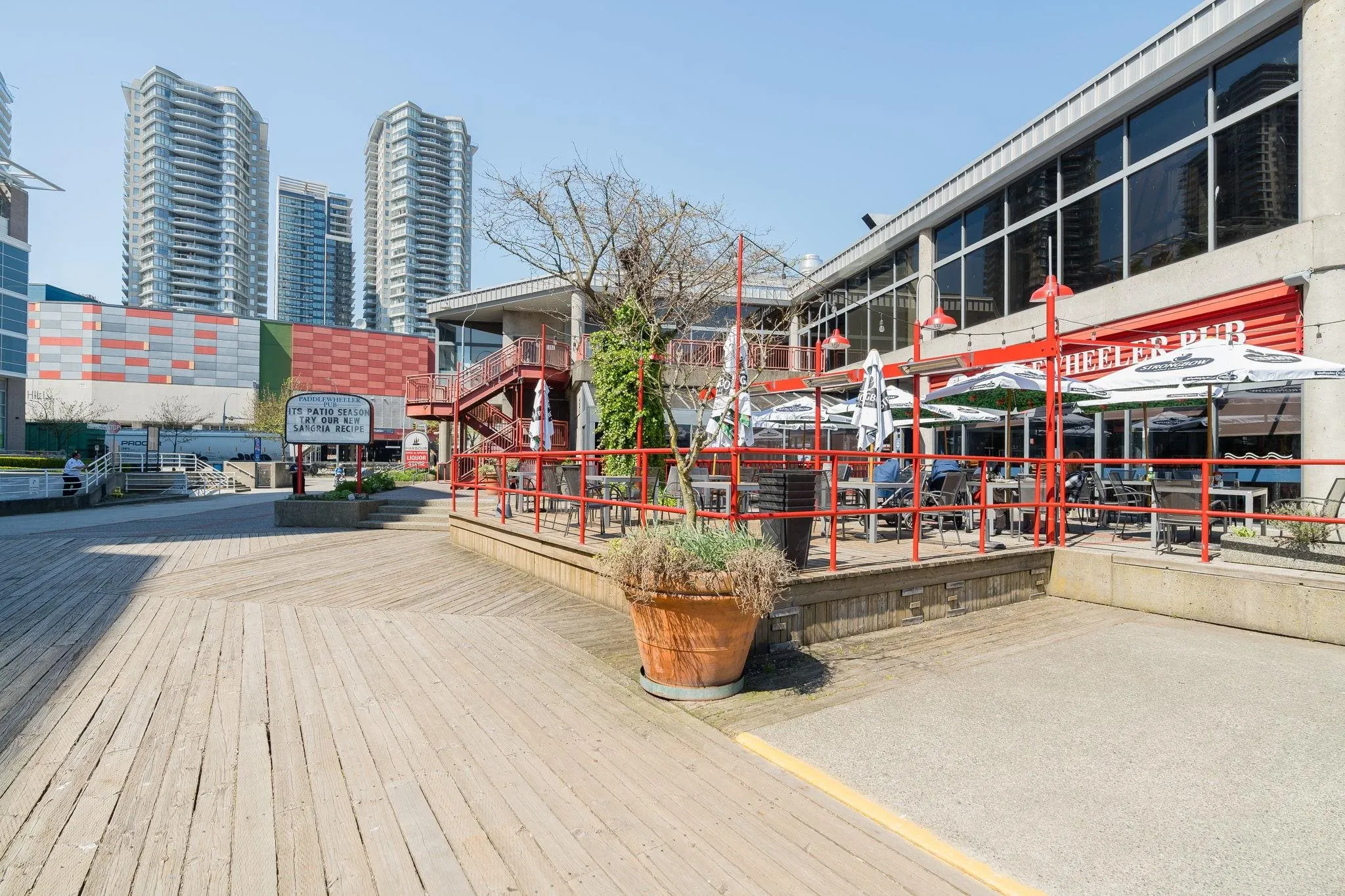 302 428 Agnes Street