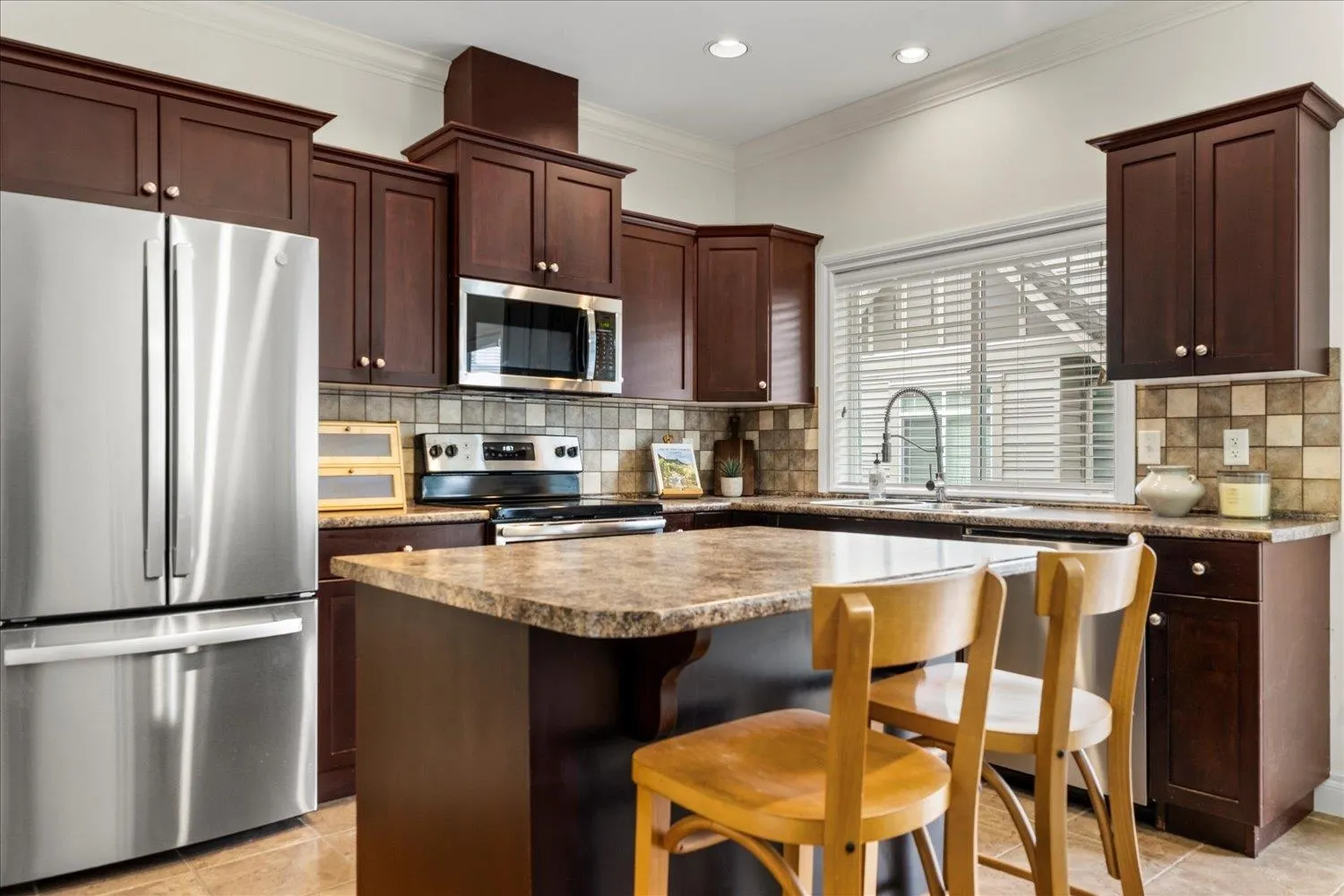 58 6498 Southdowne Place