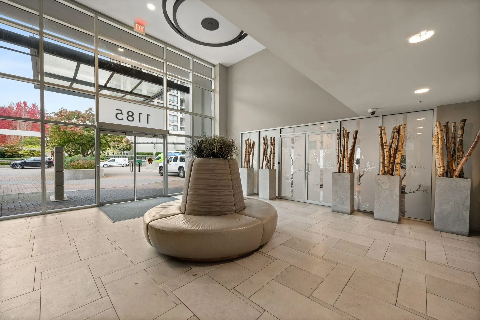 1203 1185 The High Street