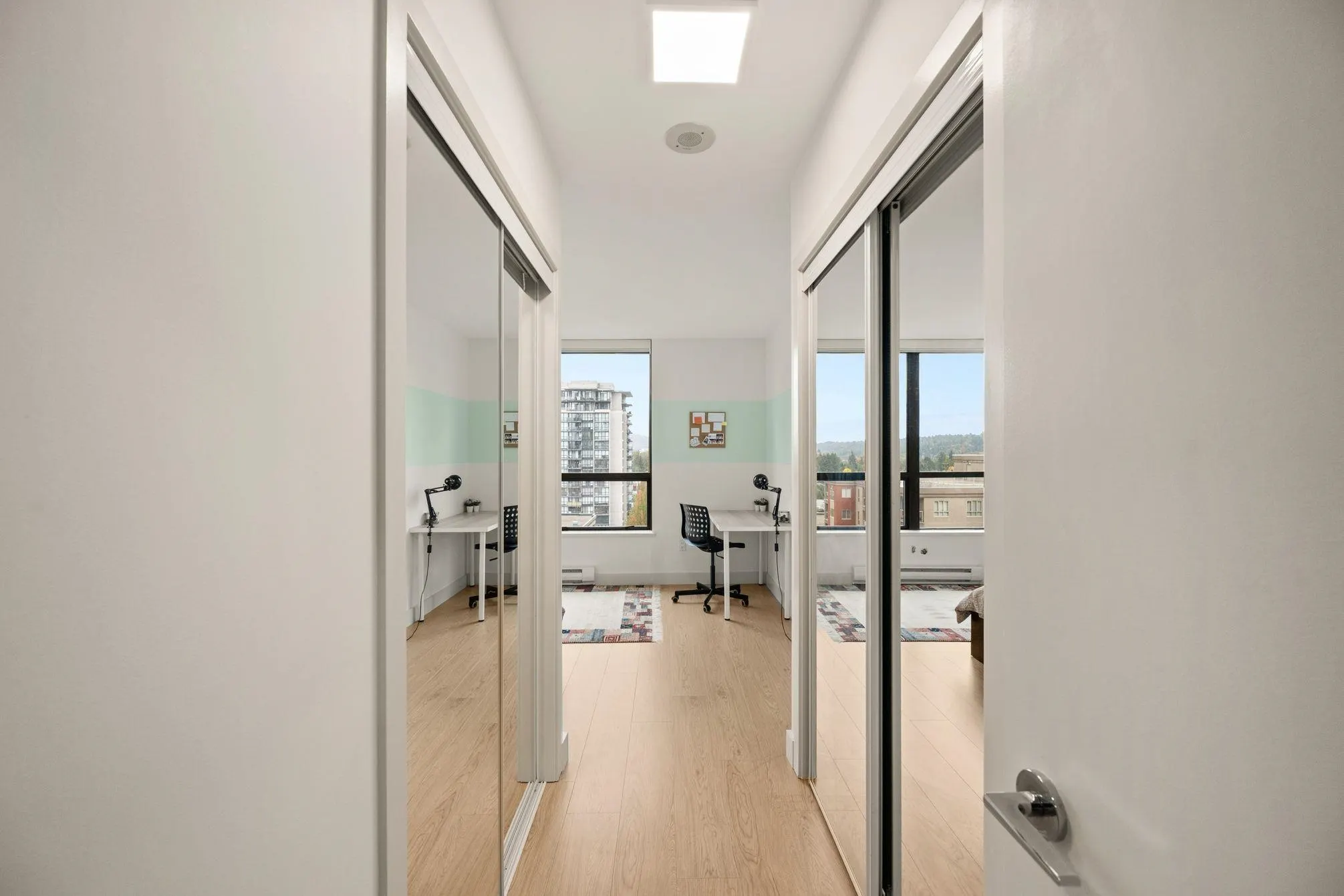 1203 1185 The High Street