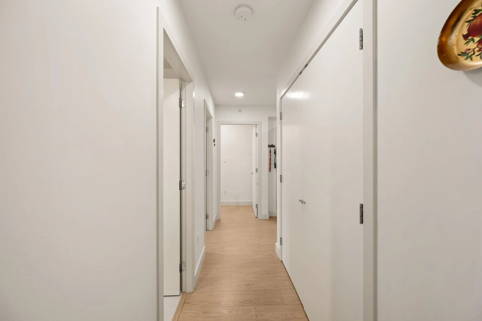 1203 1185 The High Street