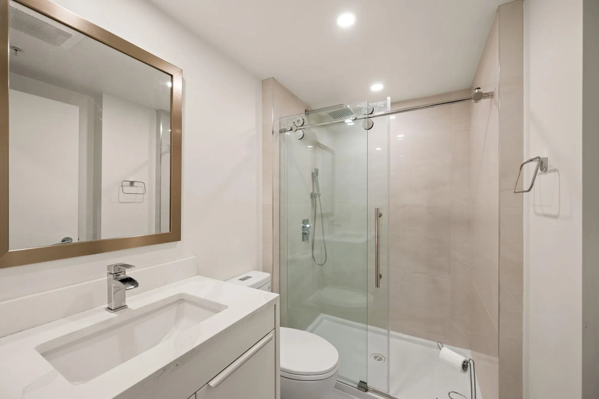 1203 1185 The High Street