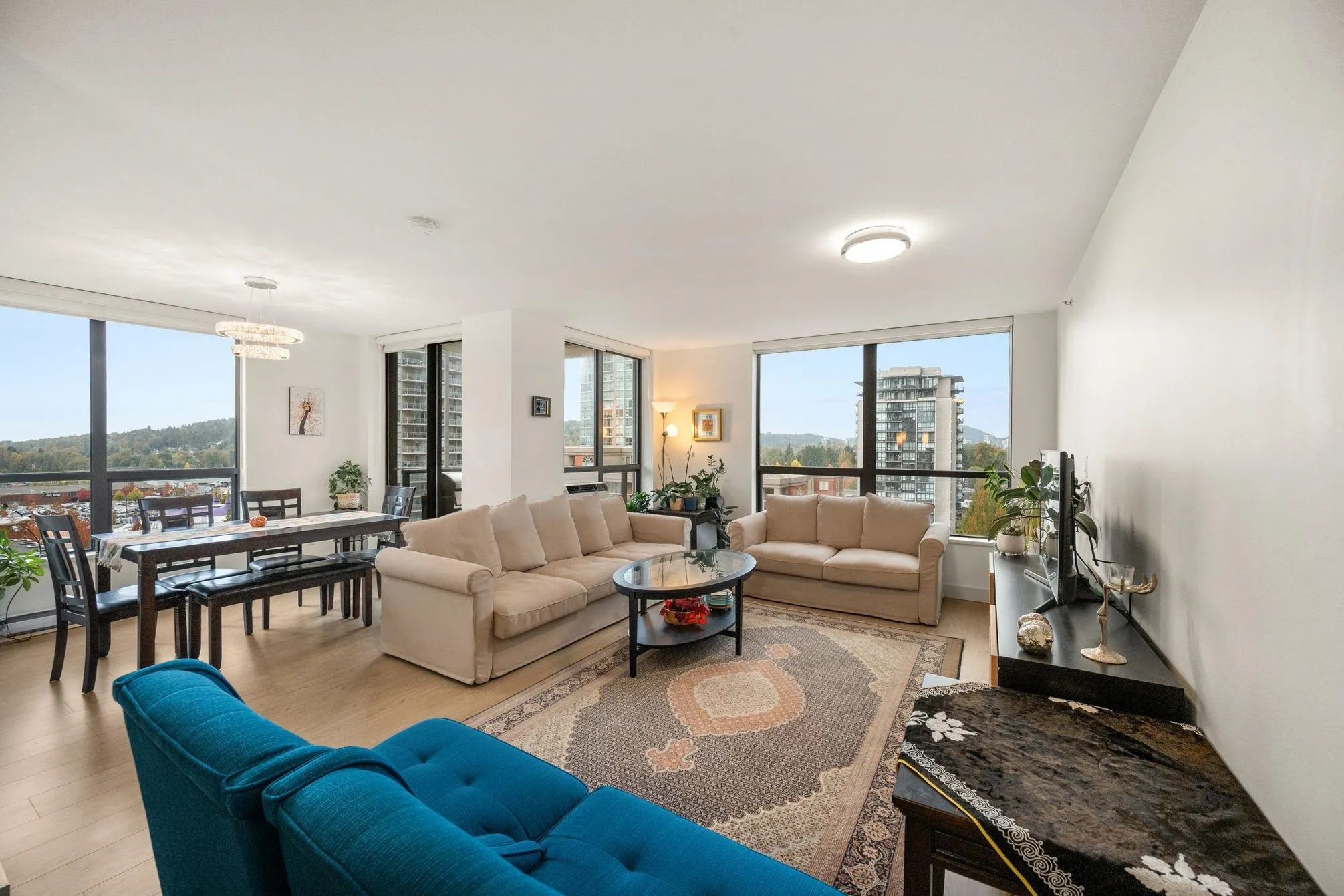 1203 1185 The High Street