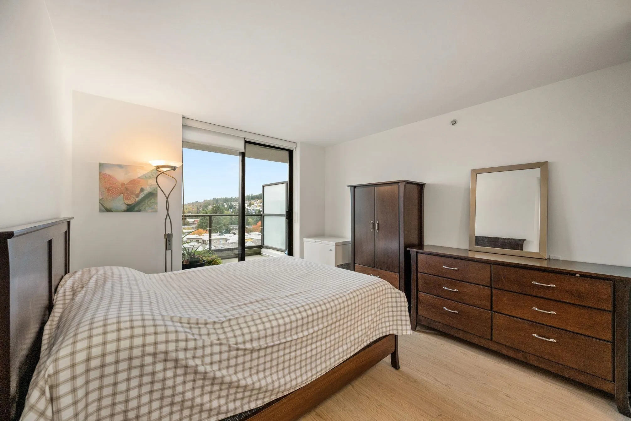 1203 1185 The High Street