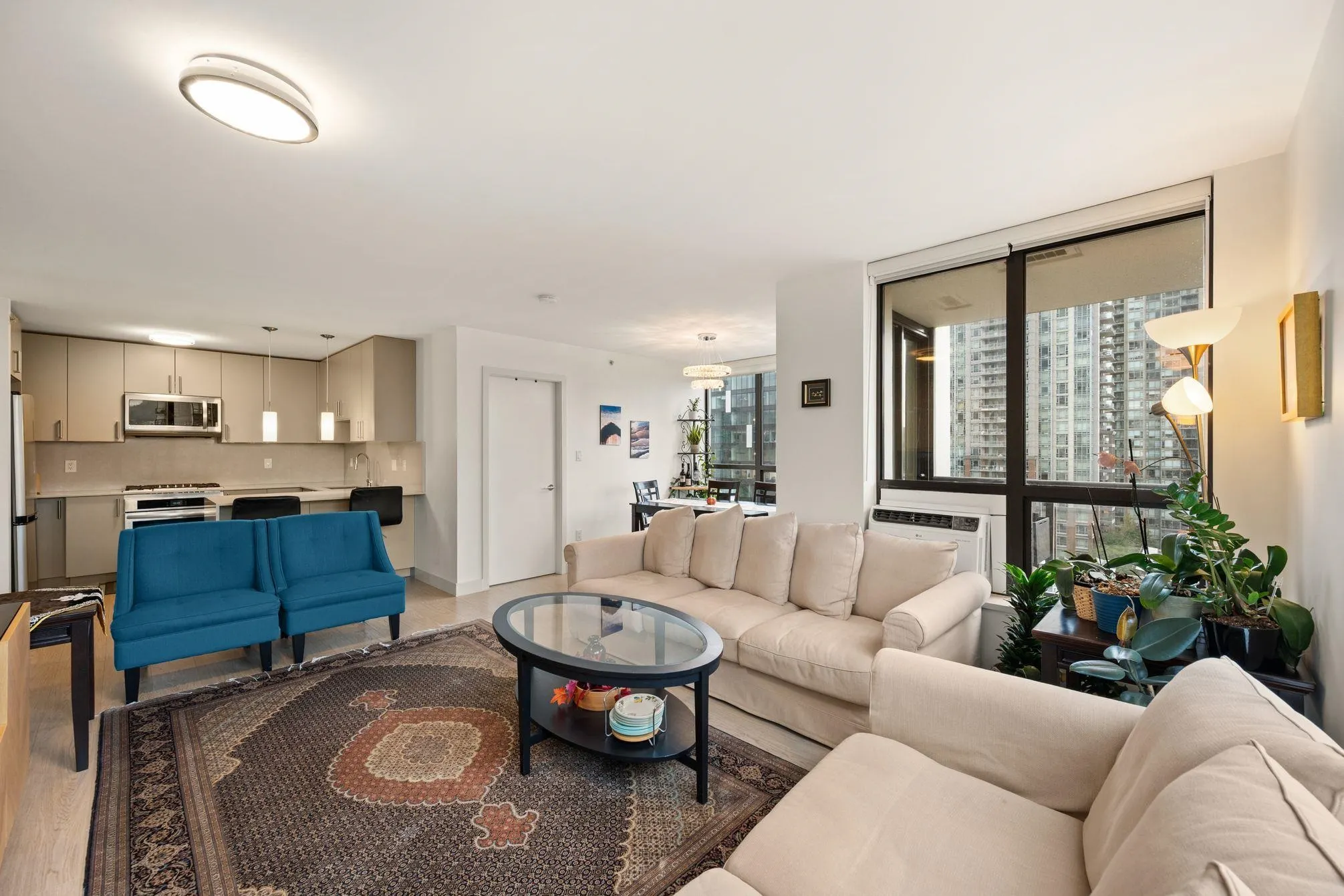 1203 1185 The High Street