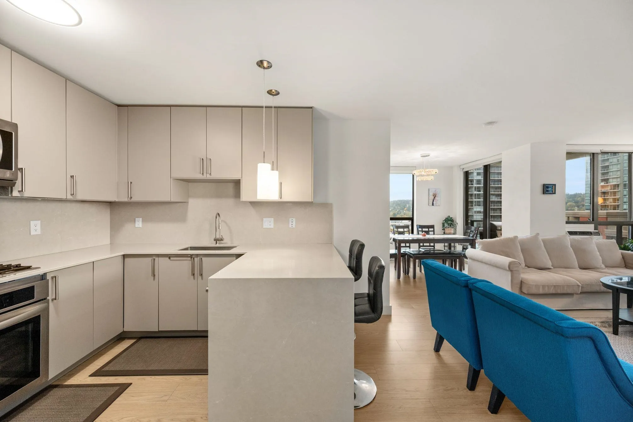 1203 1185 The High Street