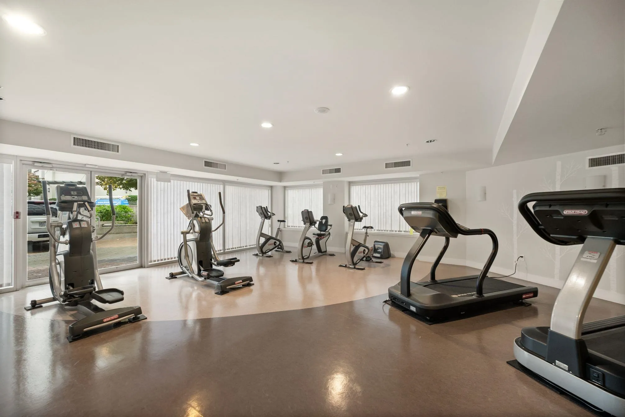 1203 1185 The High Street