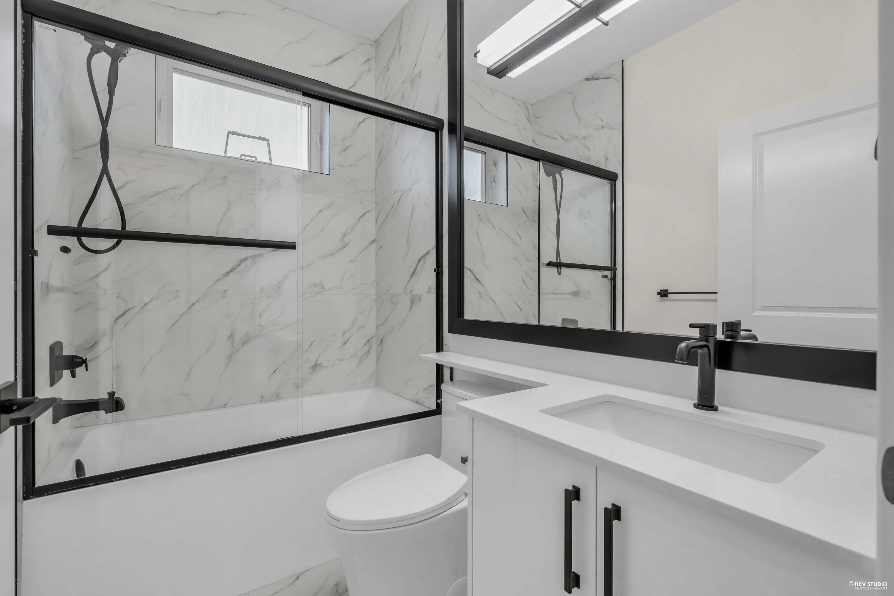 3 3090 Vanness Avenue